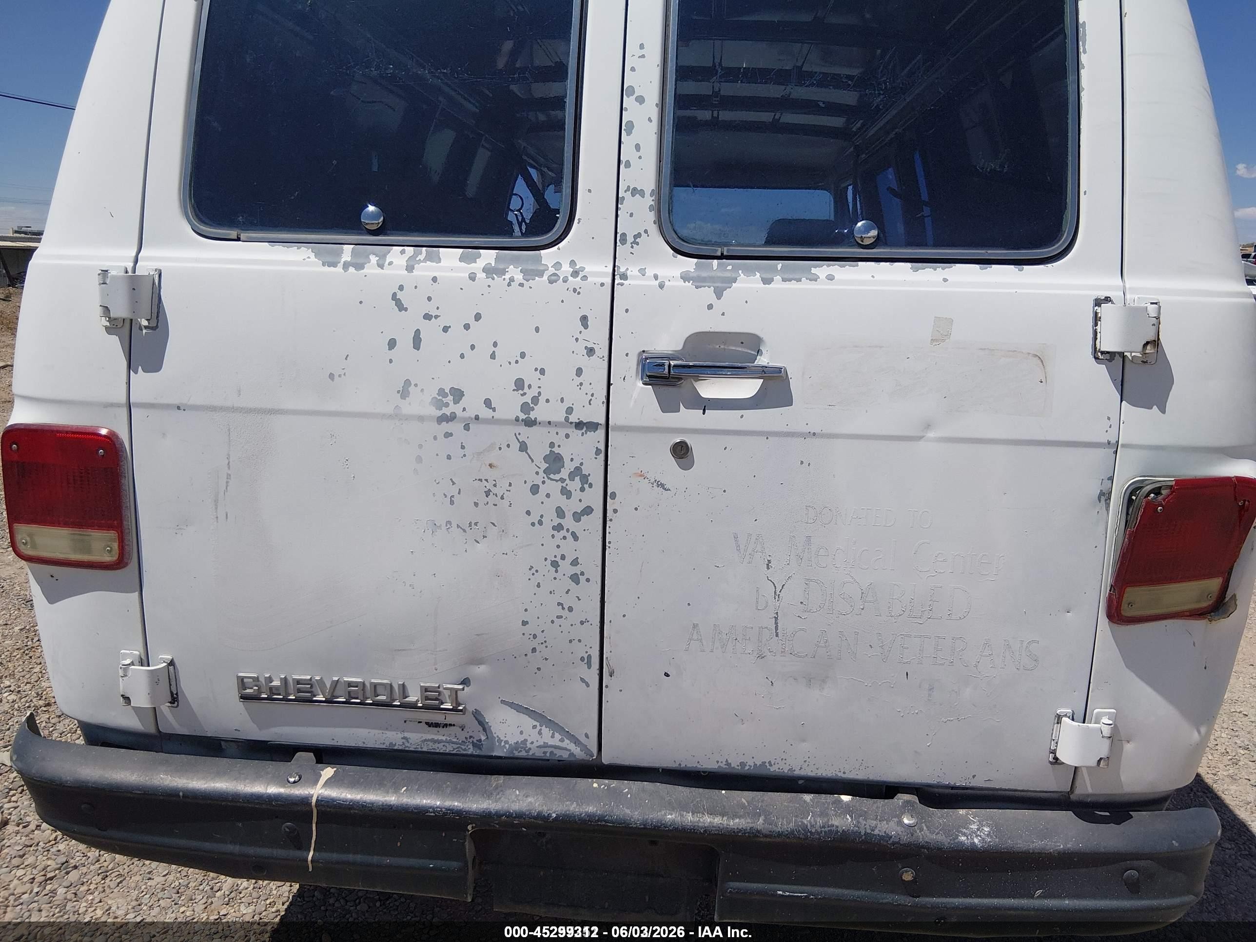 1992 Chevrolet G10   Белый vin: 2GCCG15ZXN4104558