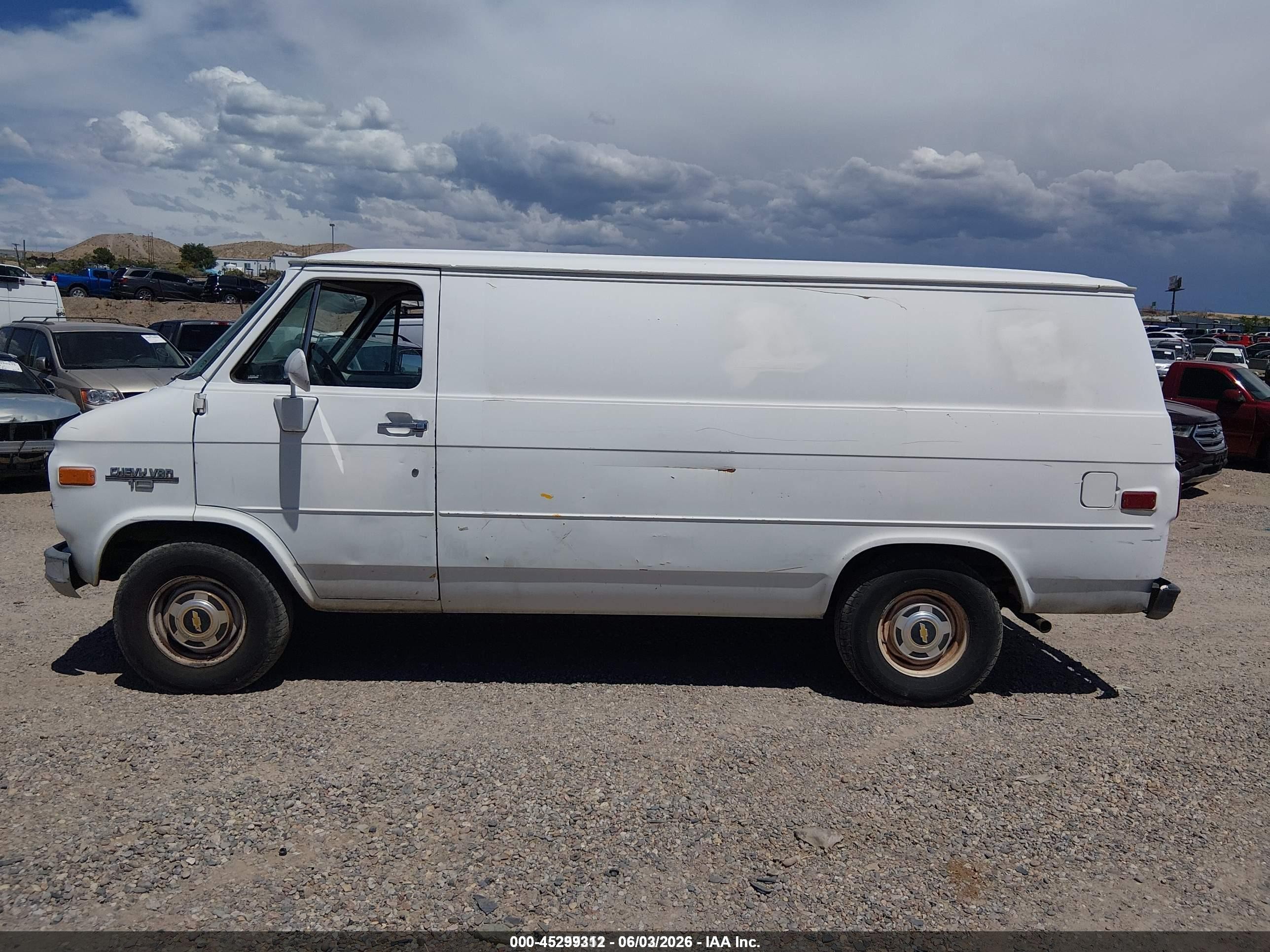 1992 Chevrolet G10   Белый vin: 2GCCG15ZXN4104558