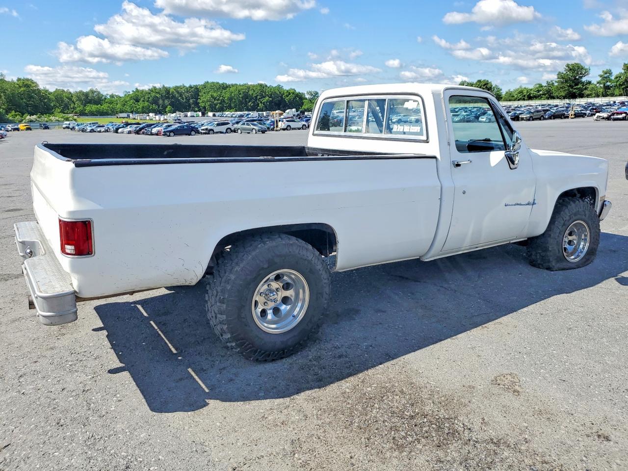 1984 Chevrolet C10 White vin: 2GCDC14H1E1221312