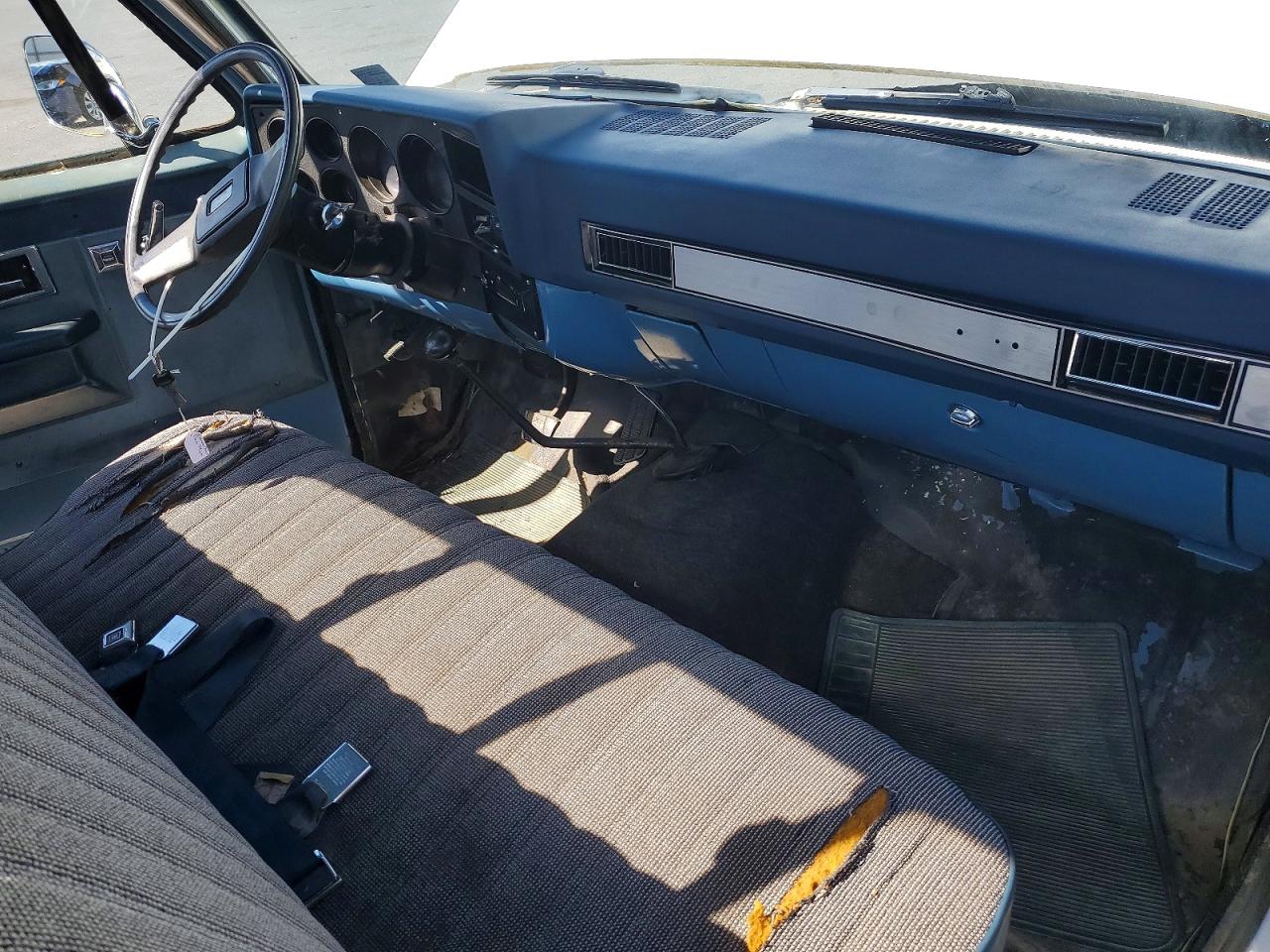 1984 Chevrolet C10 White vin: 2GCDC14H1E1221312