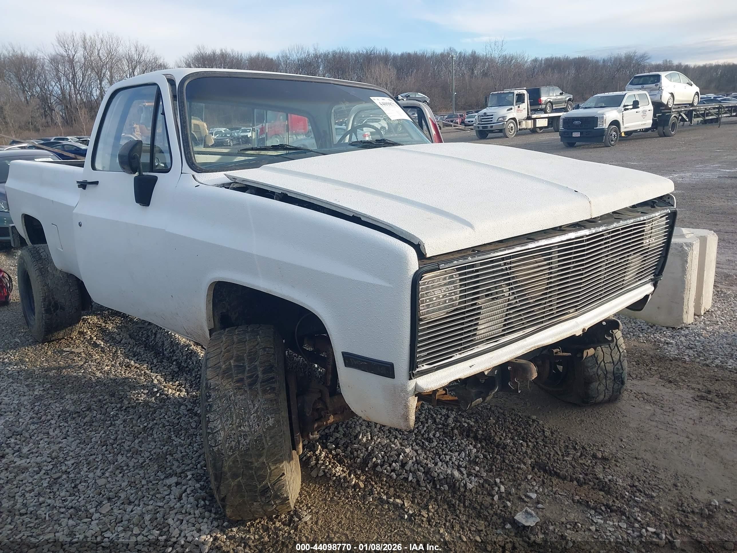 1982 Chevrolet C10   White vin: 2GCDC14H2C1159304