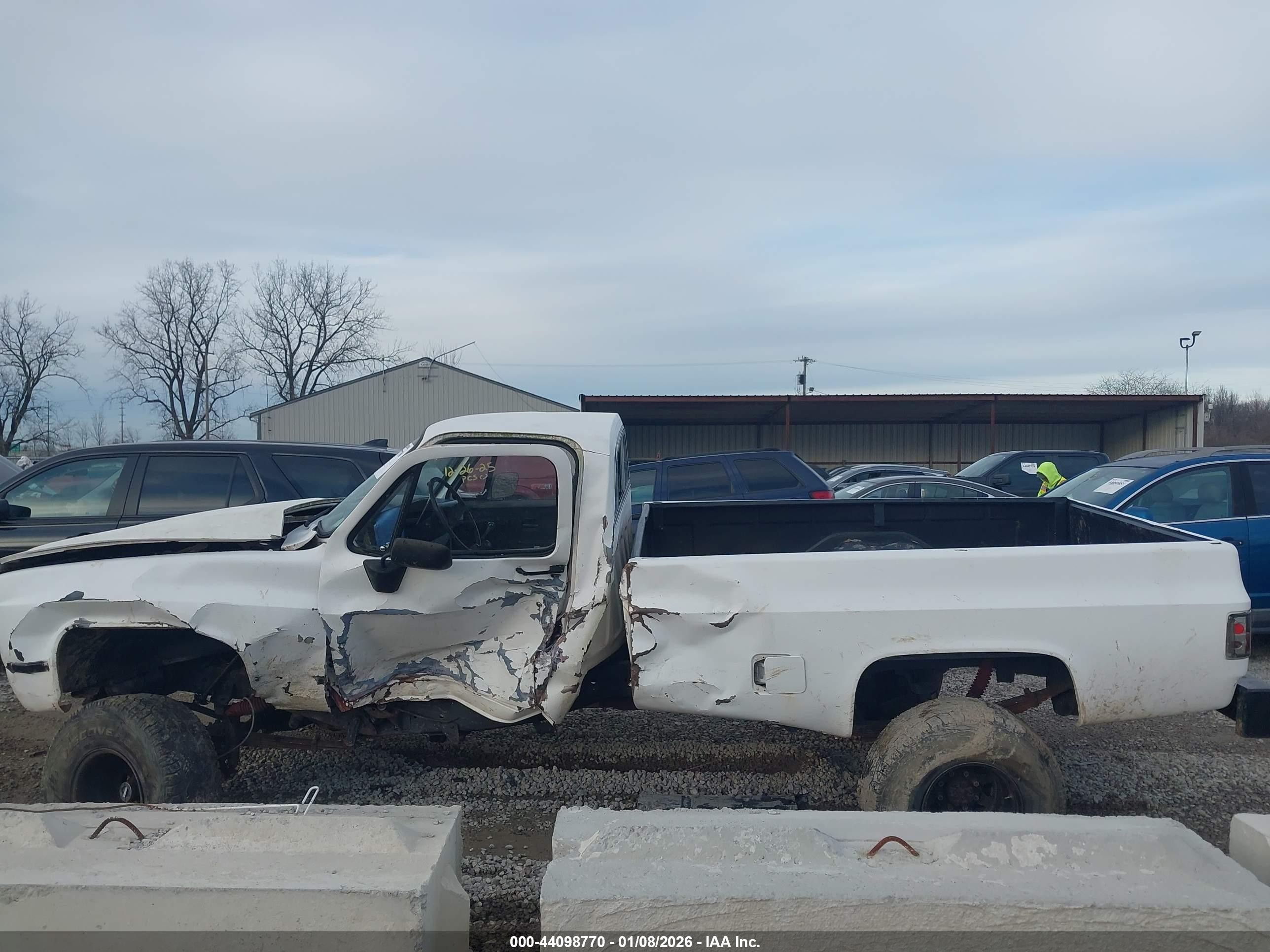 1982 Chevrolet C10   White vin: 2GCDC14H2C1159304