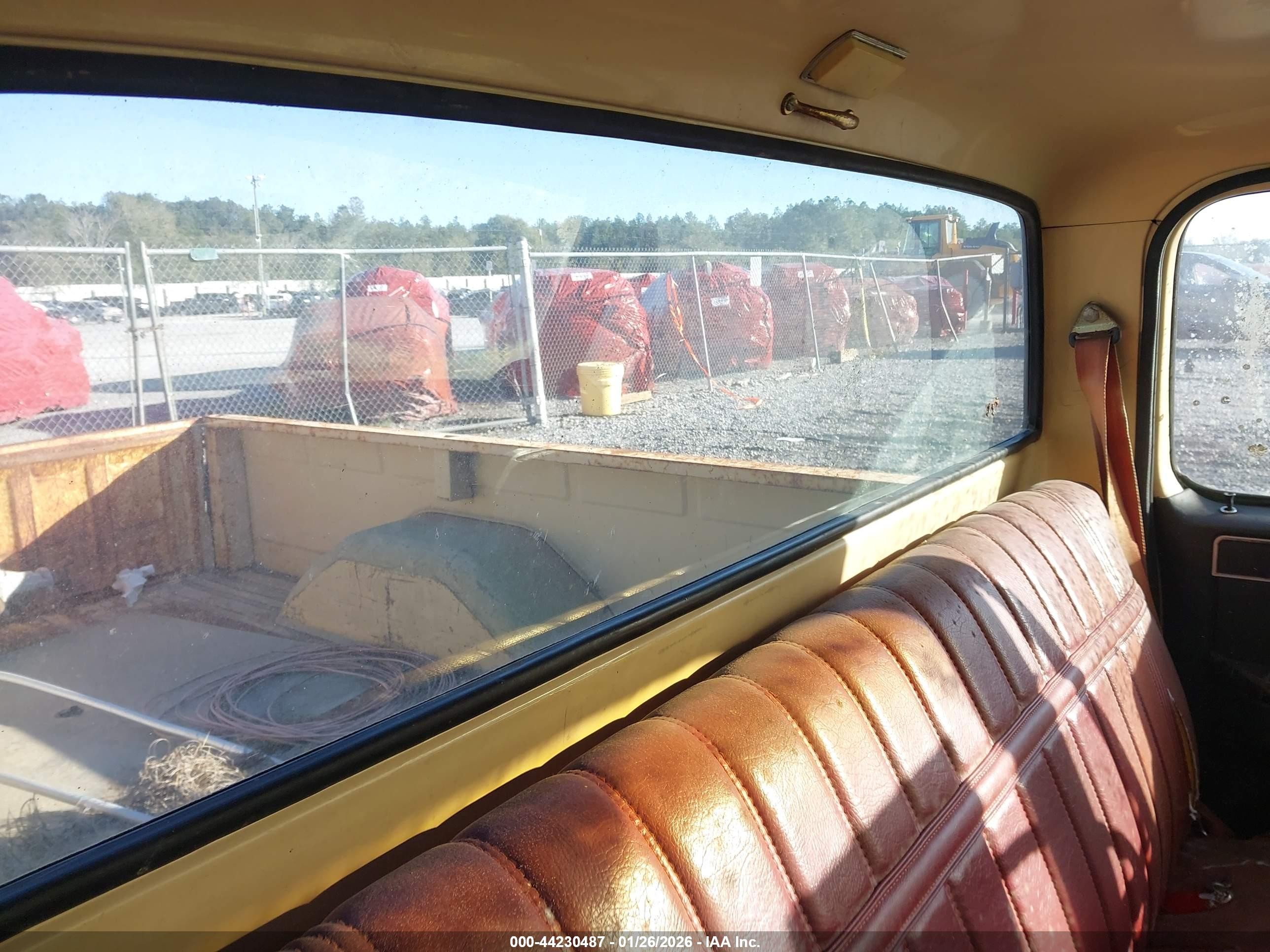 1982 Chevrolet C10   Tan vin: 2GCDC14H7C1112818