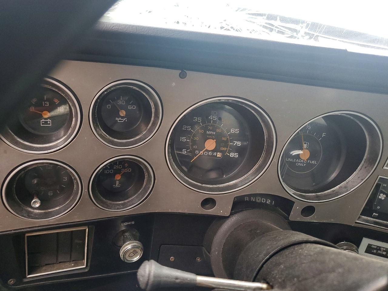 1984 Chevrolet C10 Fleetside W/long Two Tone vin: 2GCDC14H9E1177785