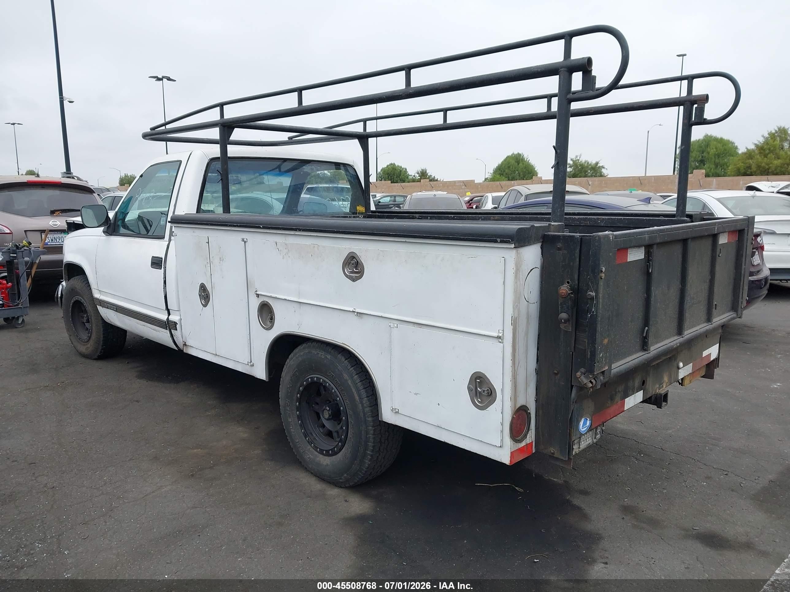 1988 Chevrolet Gmt-400 C1500 White vin: 2GCDC14K5J1108825