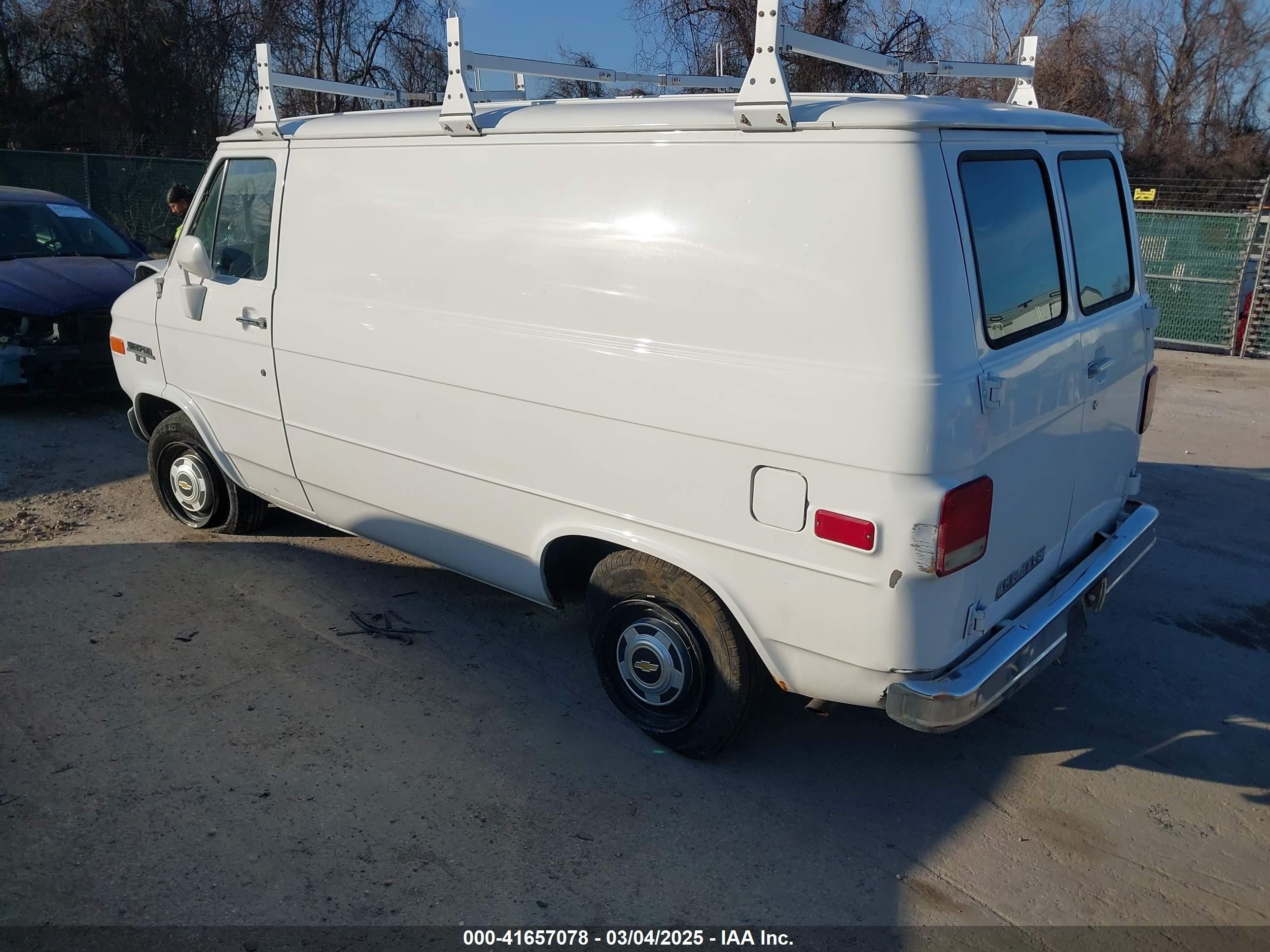 1992 Chevrolet G10   Белый vin: 2GCDG15H8N4138915