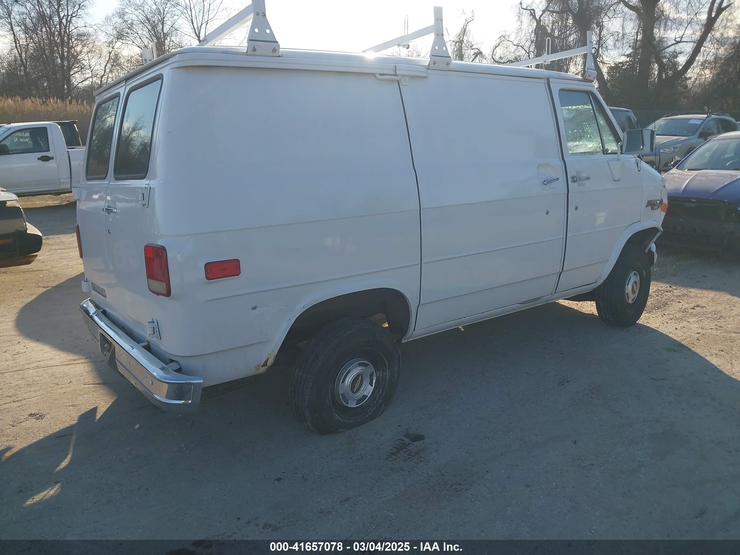 1992 Chevrolet G10   Белый vin: 2GCDG15H8N4138915