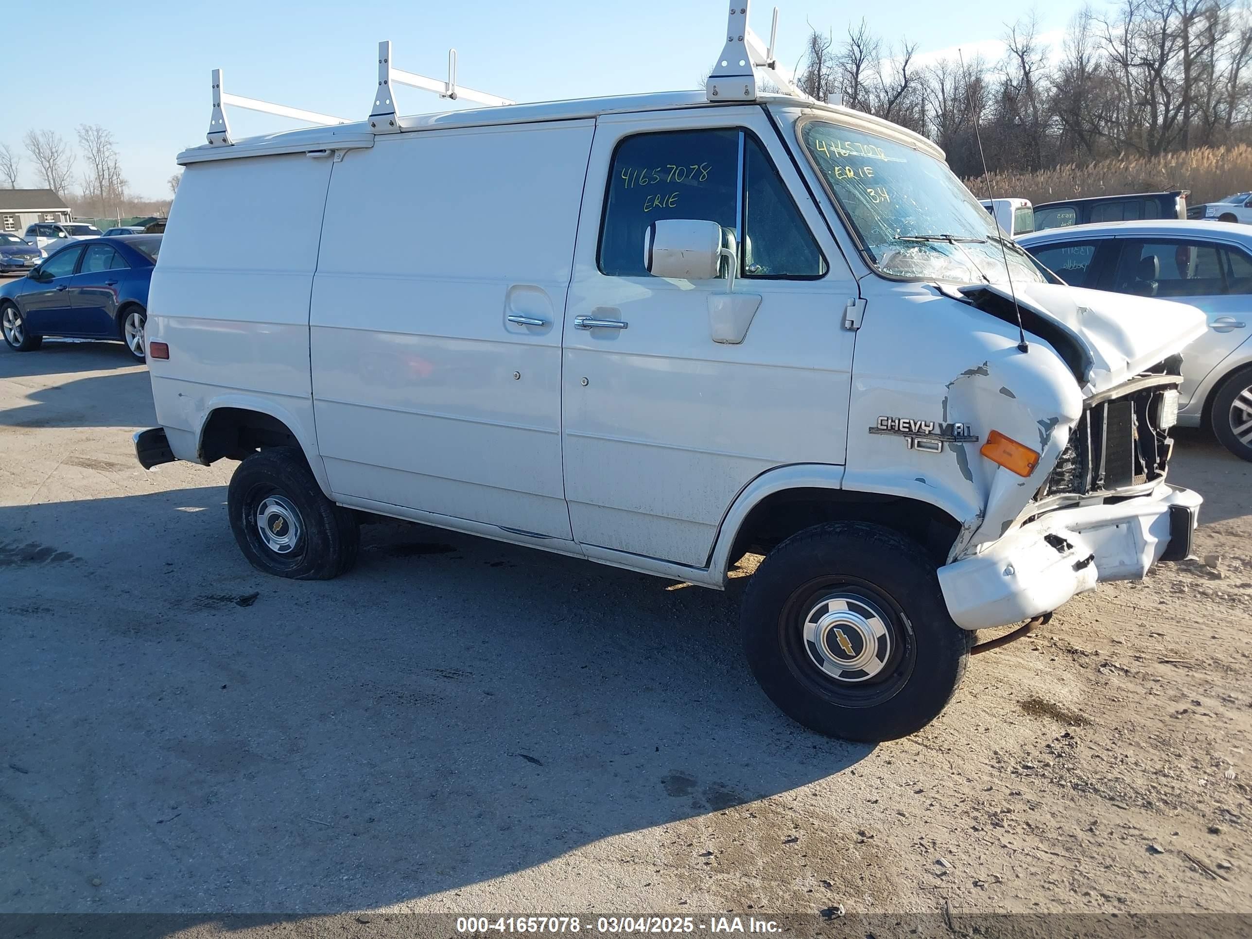 1992 Chevrolet G10   Белый vin: 2GCDG15H8N4138915