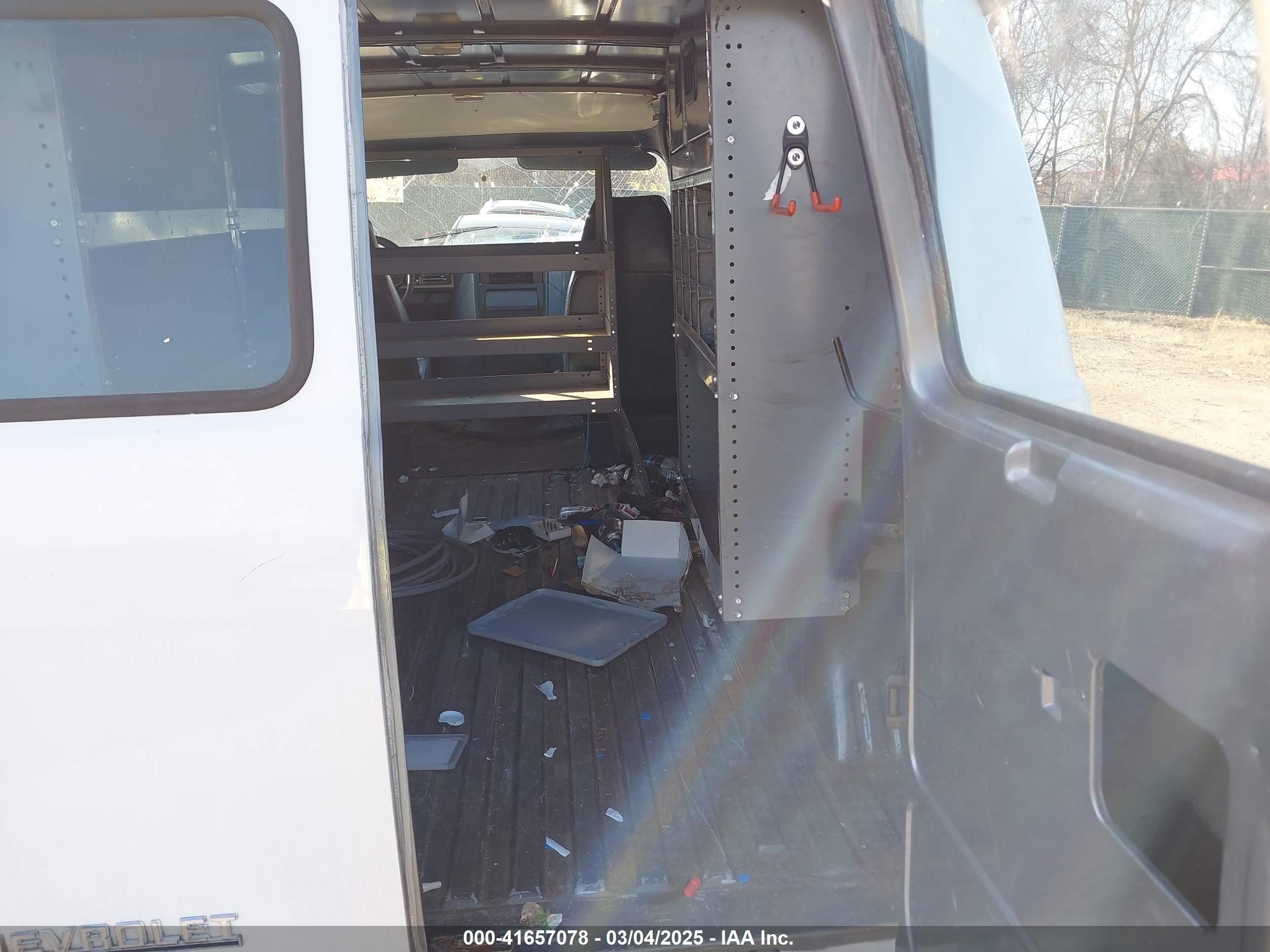 1992 Chevrolet G10   Белый vin: 2GCDG15H8N4138915