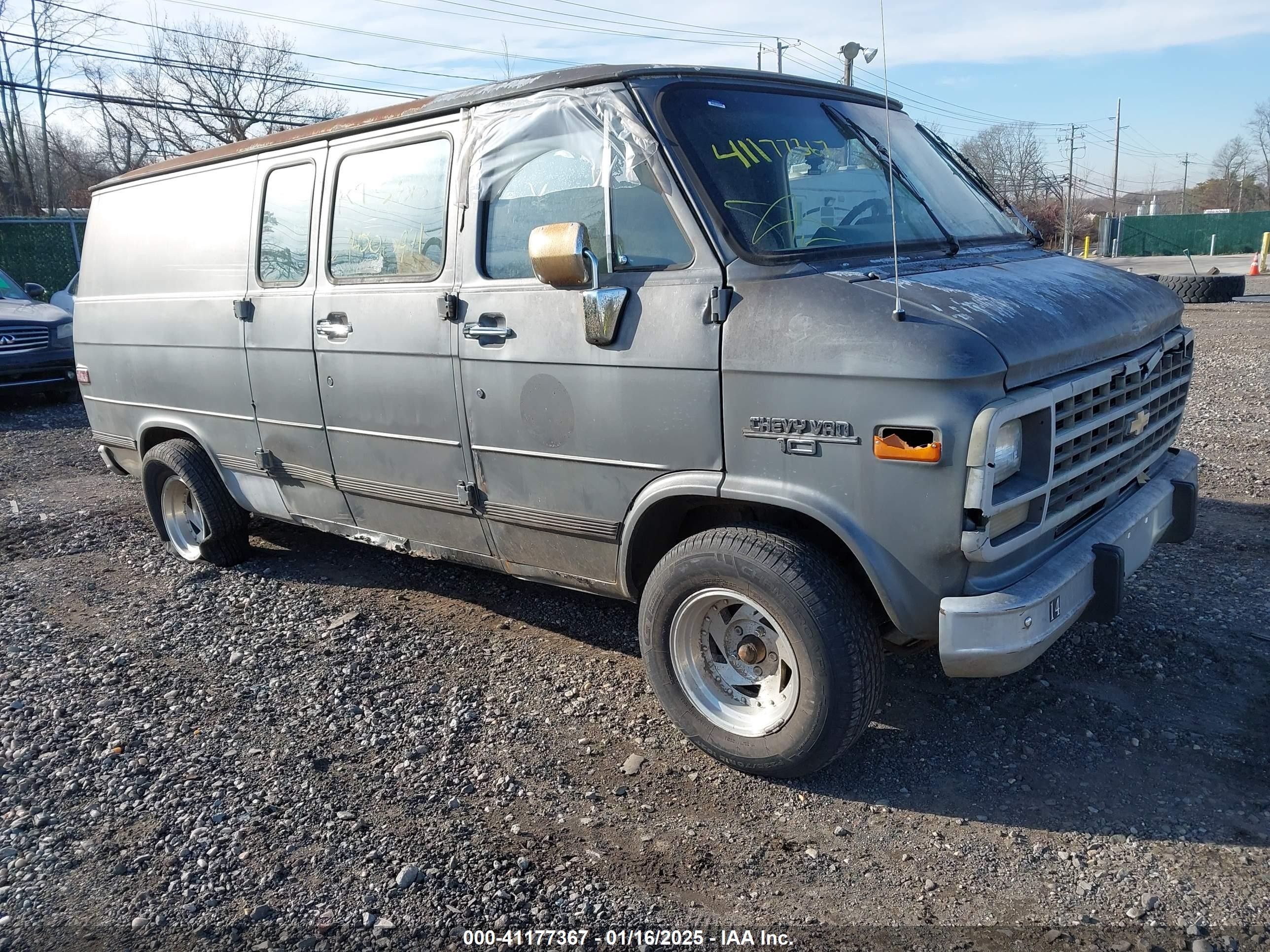 1992 Chevrolet G10   Серый vin: 2GCDG15Z9N4153240