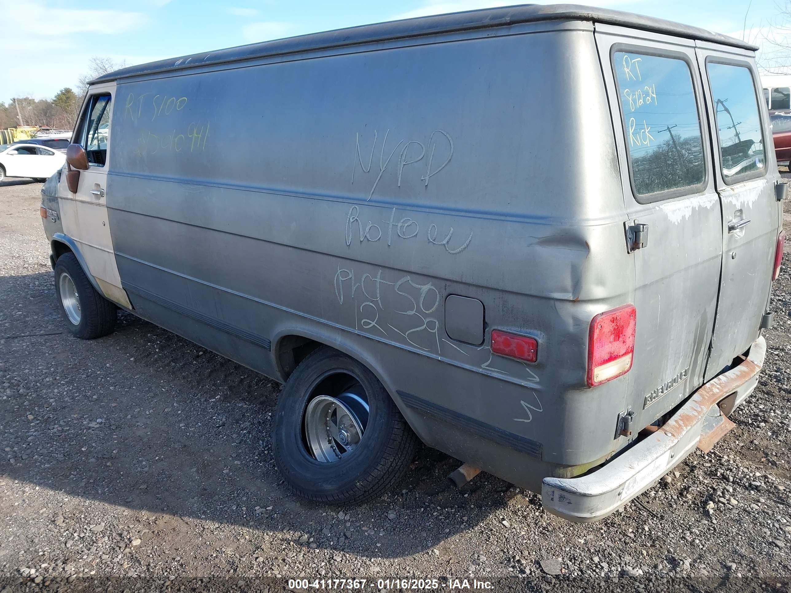 1992 Chevrolet G10   Gray vin: 2GCDG15Z9N4153240
