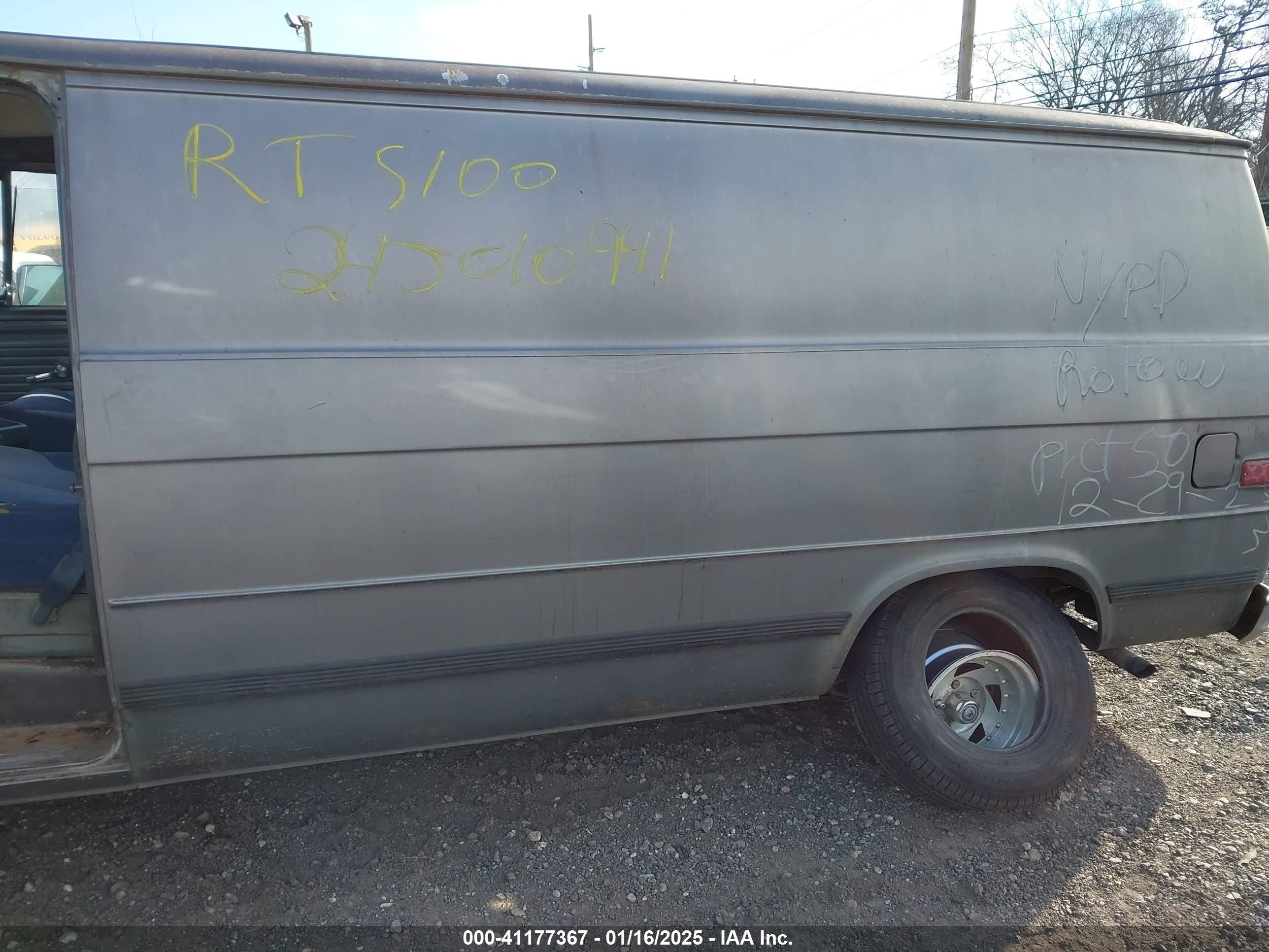1992 Chevrolet G10   Gray vin: 2GCDG15Z9N4153240
