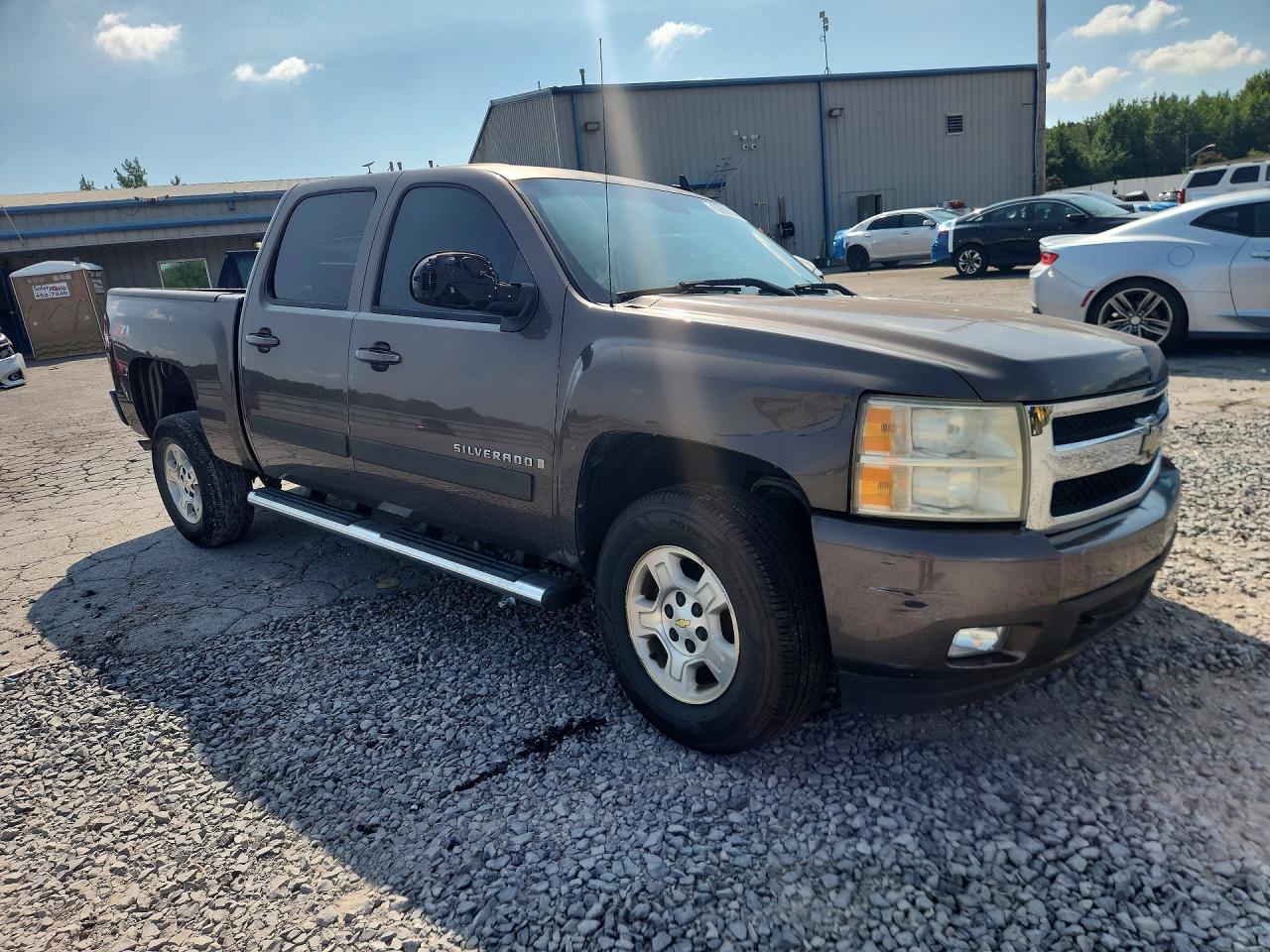 2007 Chevrolet Silverado C1500 Crew Cab Brown vin: 2GCEC130171725121