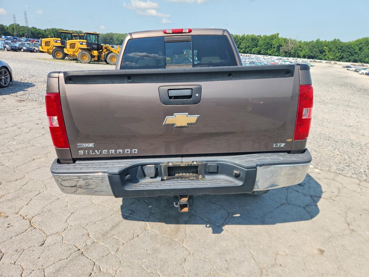 2007 Chevrolet Silverado C1500 Crew Cab Brown vin: 2GCEC130171725121