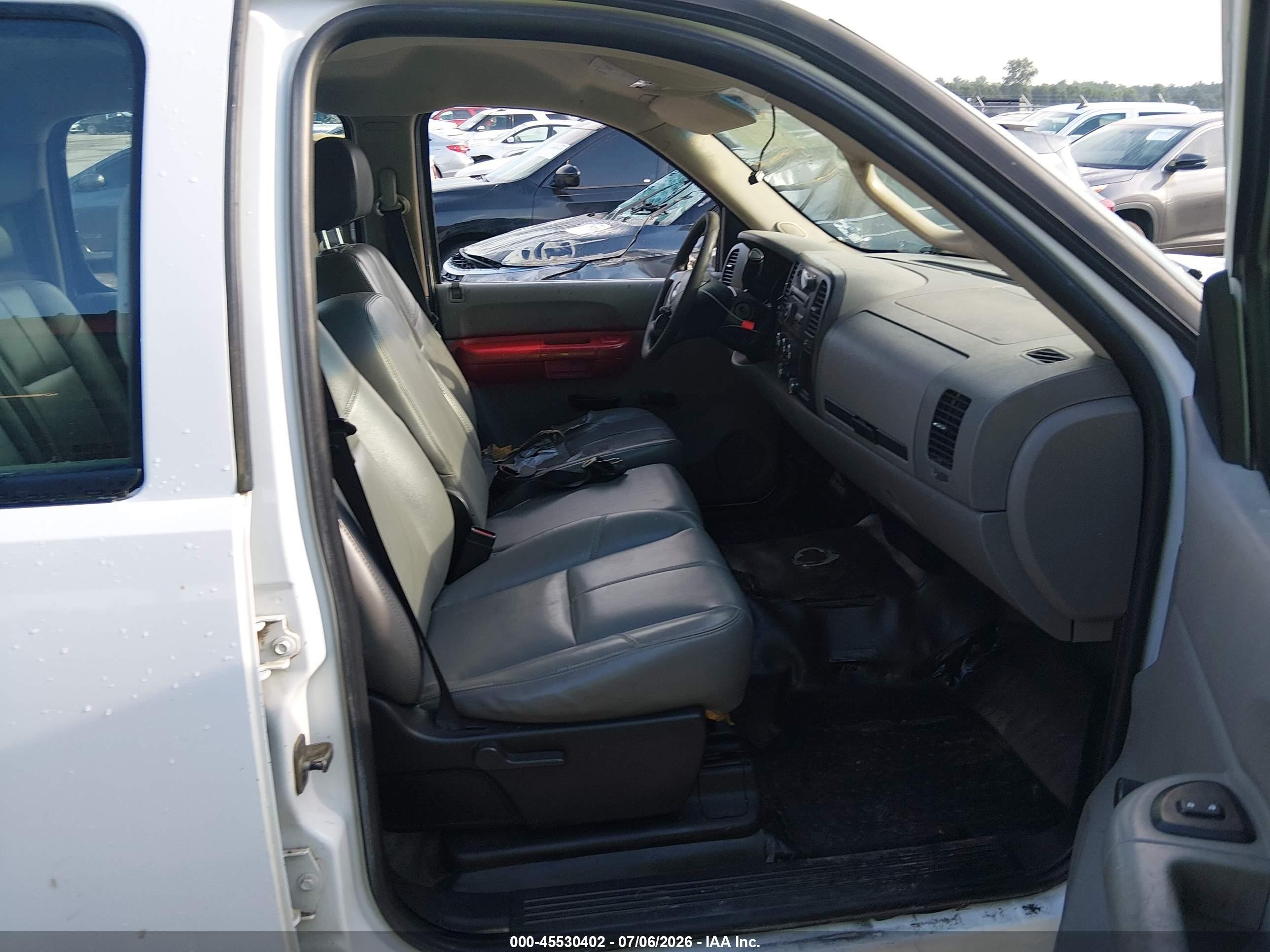 2007 Chevrolet Silverado 1500 Work Truck White vin: 2GCEC13C171531599