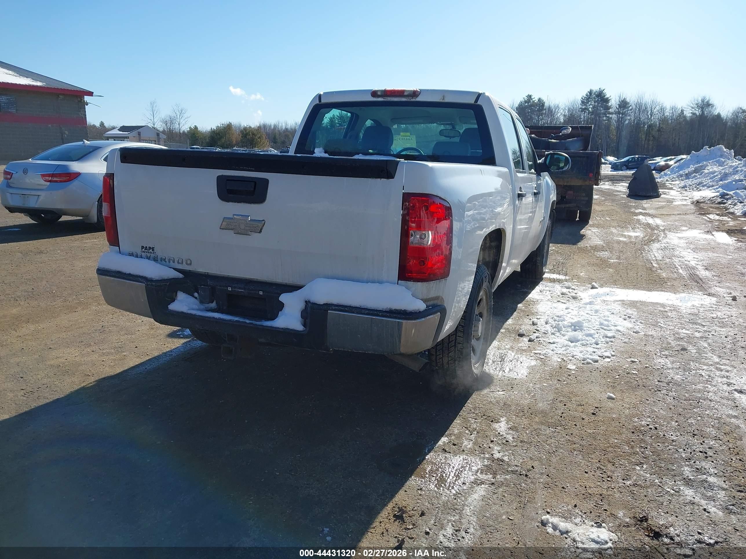 2007 Chevrolet Silverado 1500 Work Truck White vin: 2GCEC13C271620257
