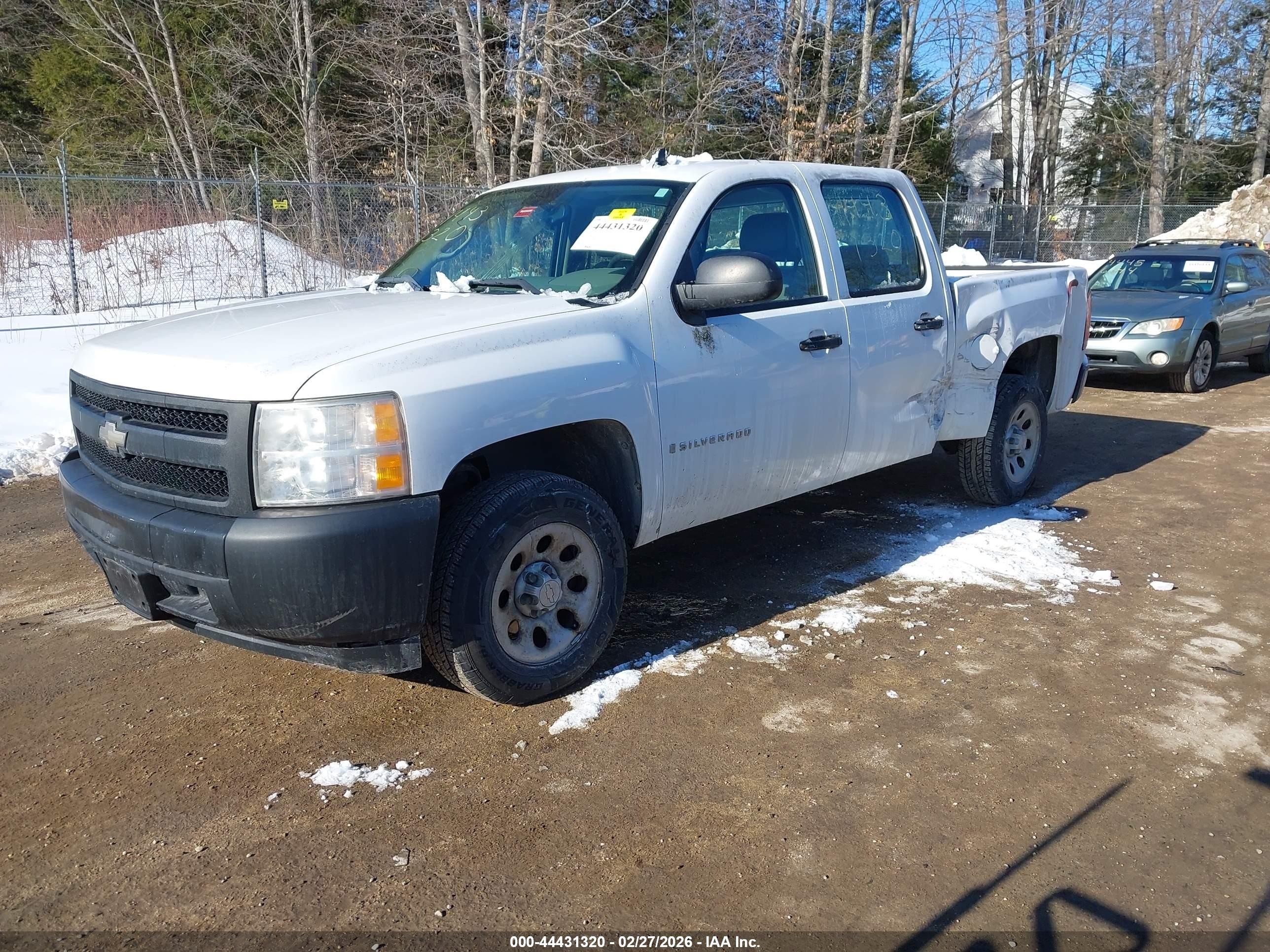 2007 Chevrolet Silverado 1500 Work Truck White vin: 2GCEC13C271620257