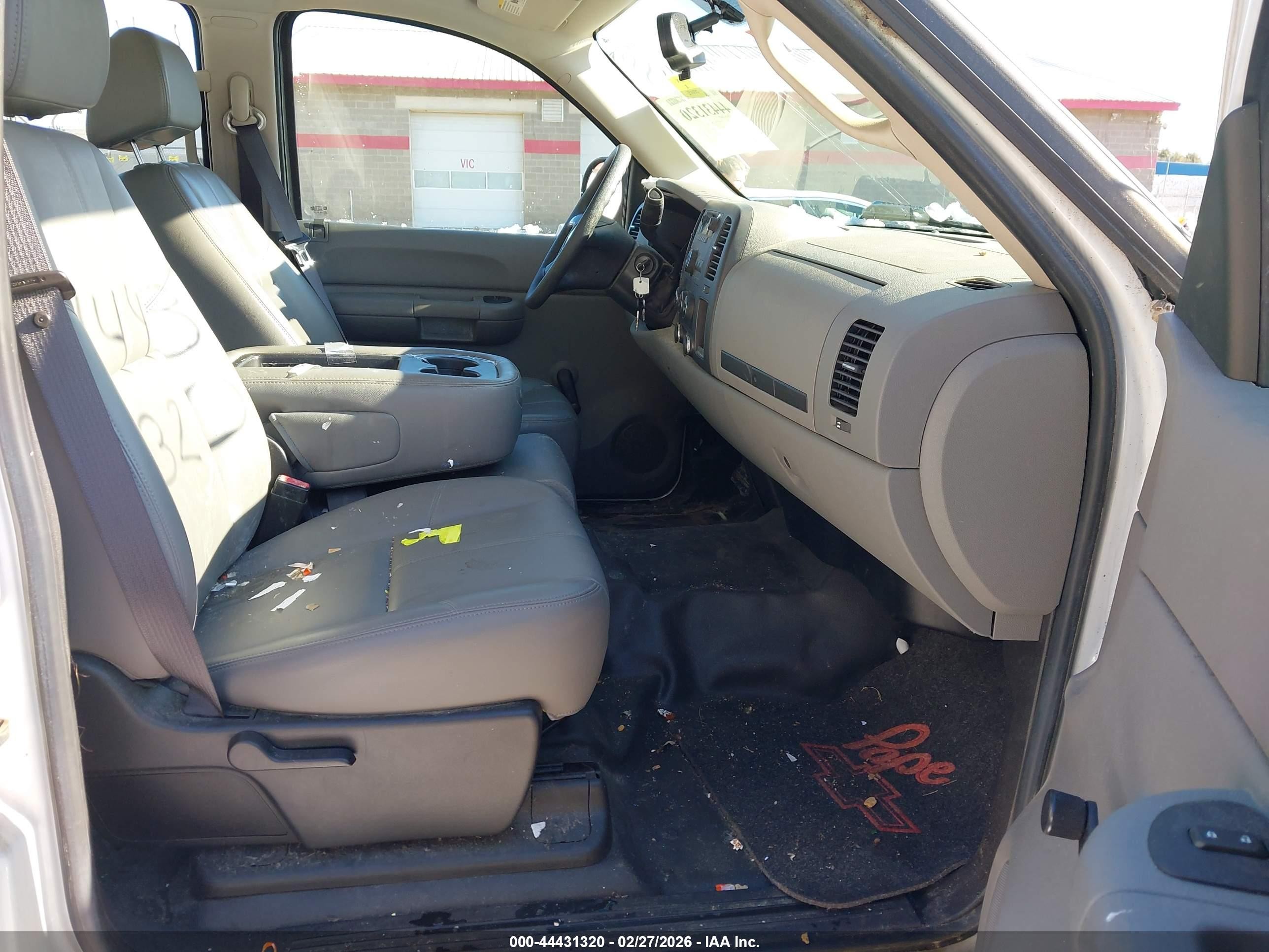 2007 Chevrolet Silverado 1500 Work Truck White vin: 2GCEC13C271620257