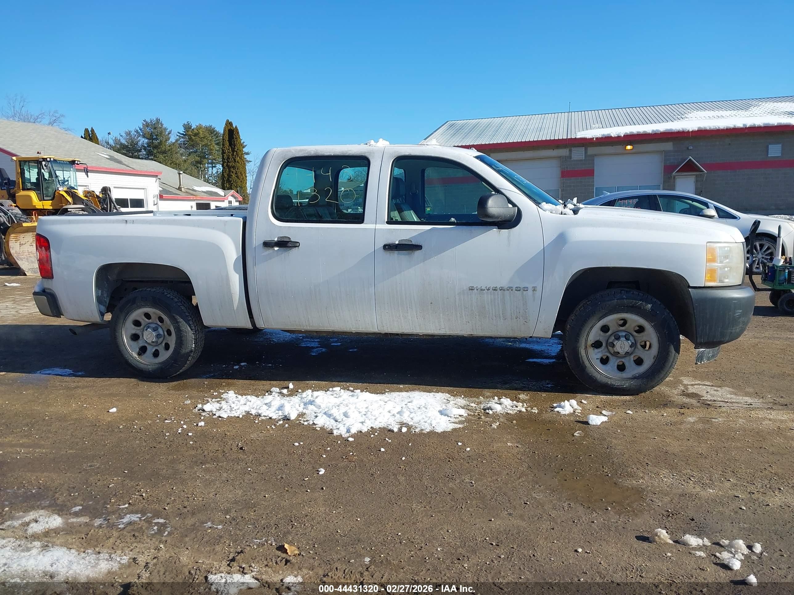 2007 Chevrolet Silverado 1500 Work Truck White vin: 2GCEC13C271620257