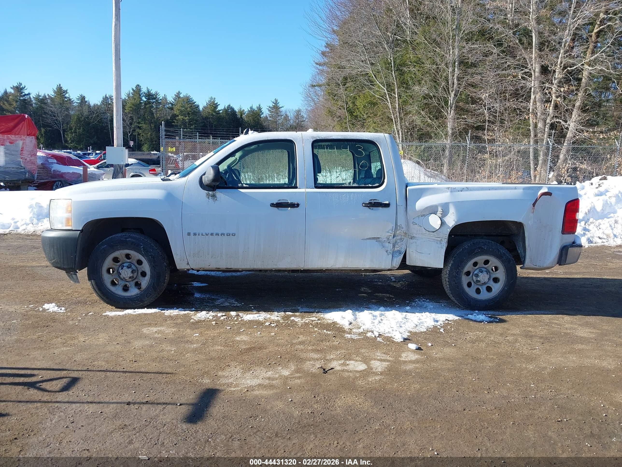 2007 Chevrolet Silverado 1500 Work Truck White vin: 2GCEC13C271620257