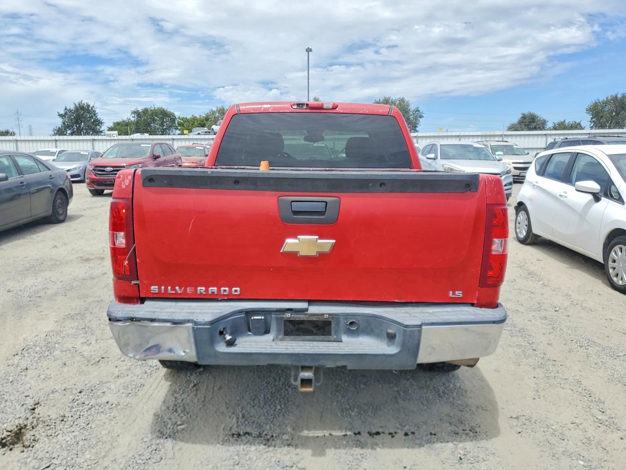 2007 Chevrolet Silverado C1500 Crew Cab Red vin: 2GCEC13C371730122