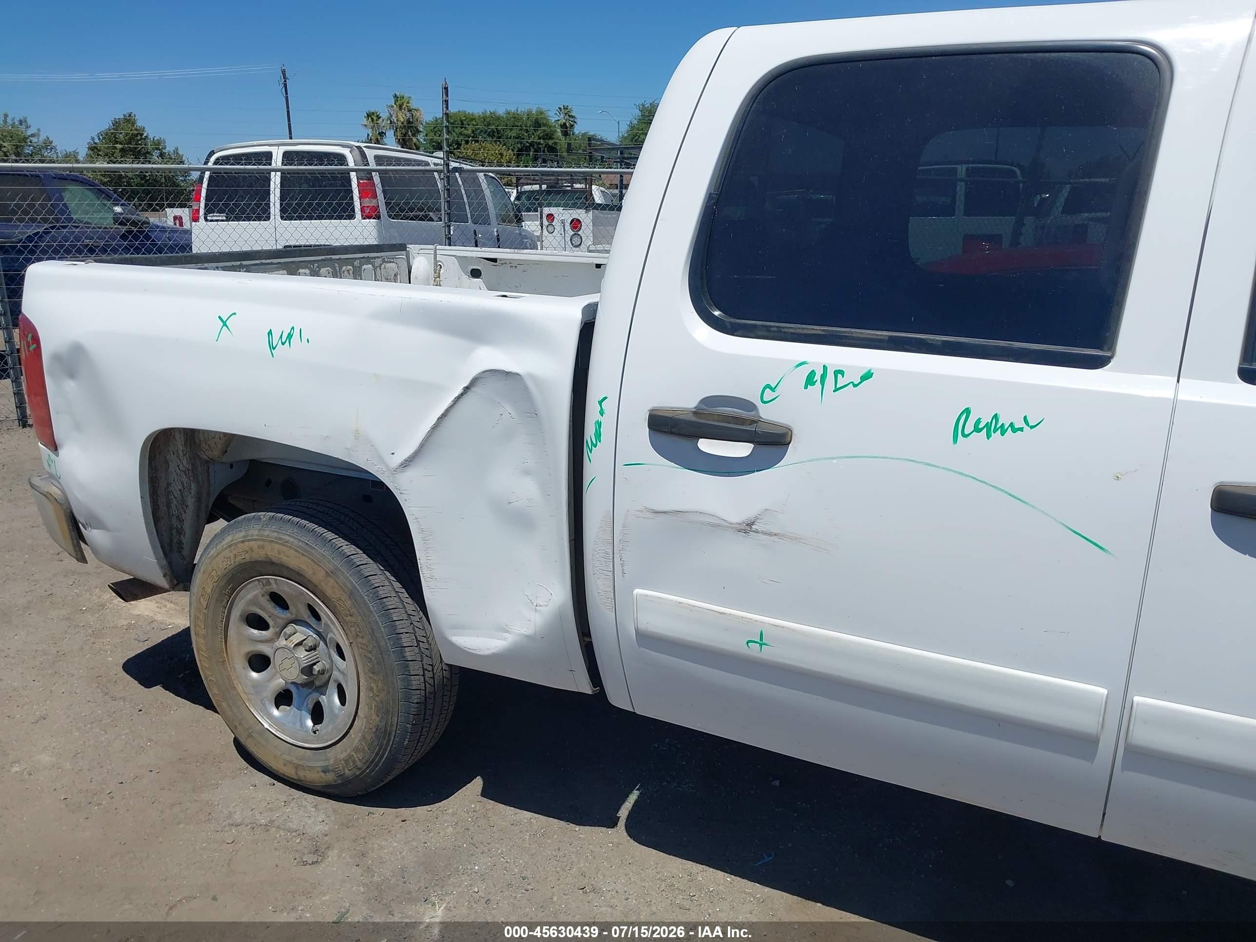 2008 Chevrolet Silverado 1500 Ls White vin: 2GCEC13C381191566
