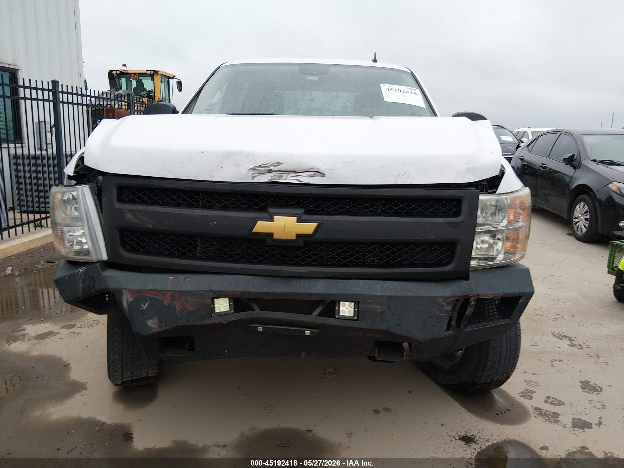 2008 Chevrolet Silverado 1500 Work Truck White vin: 2GCEC13C681107210
