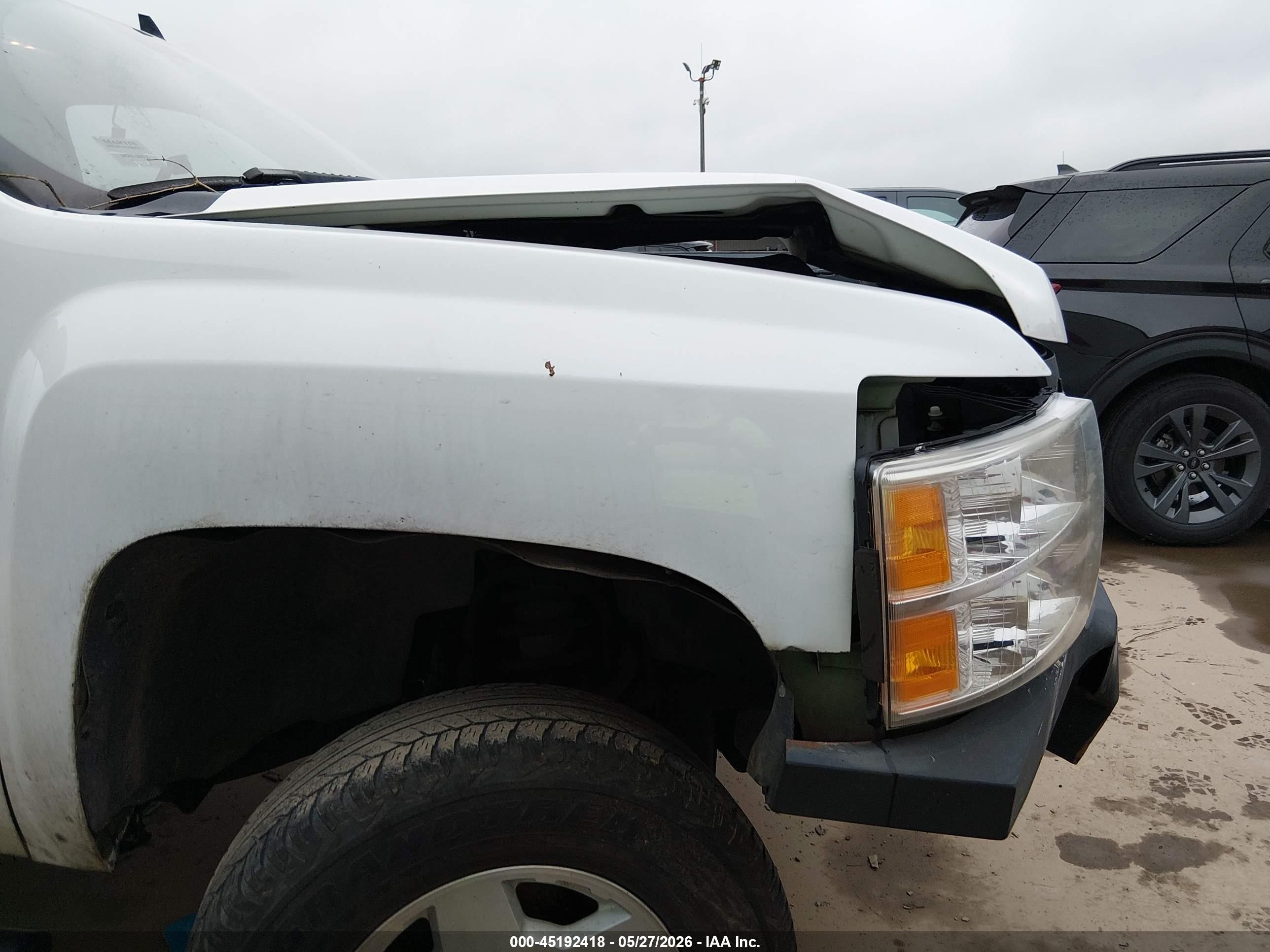 2008 Chevrolet Silverado 1500 Work Truck White vin: 2GCEC13C681107210