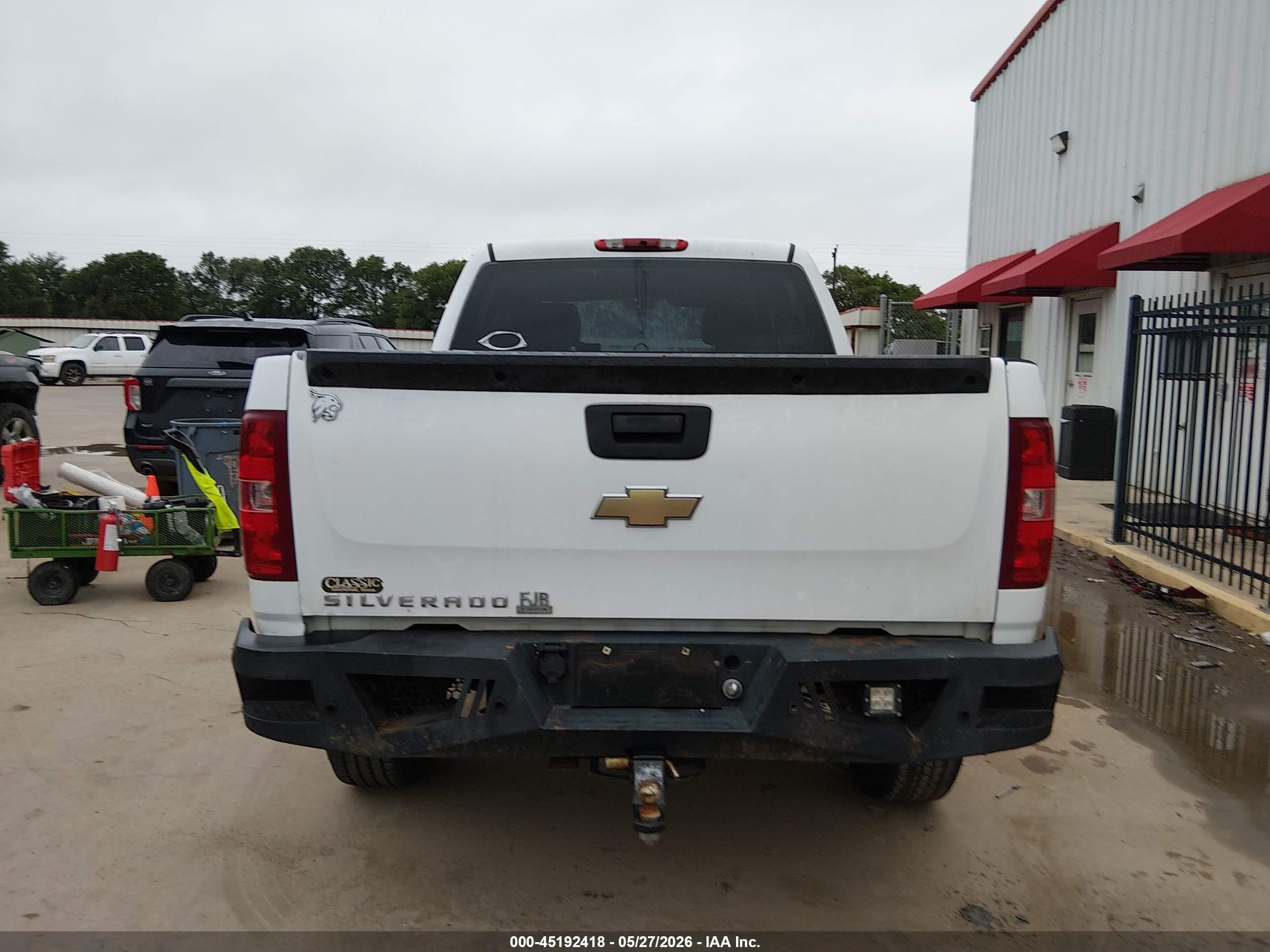 2008 Chevrolet Silverado 1500 Work Truck White vin: 2GCEC13C681107210