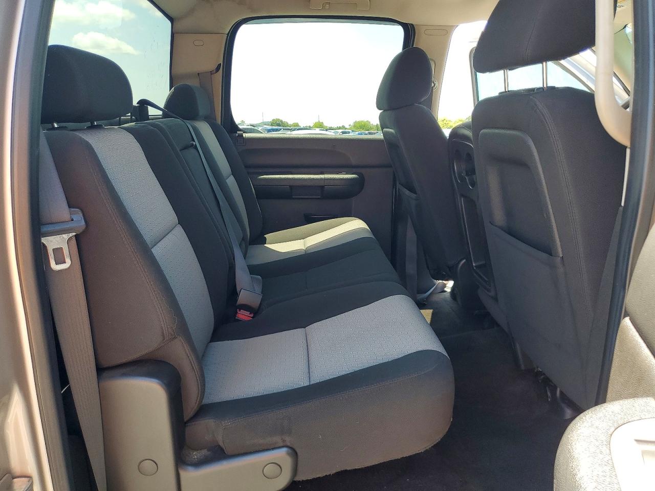 2008 Chevrolet Silverado C1500 Silver vin: 2GCEC13C681335692