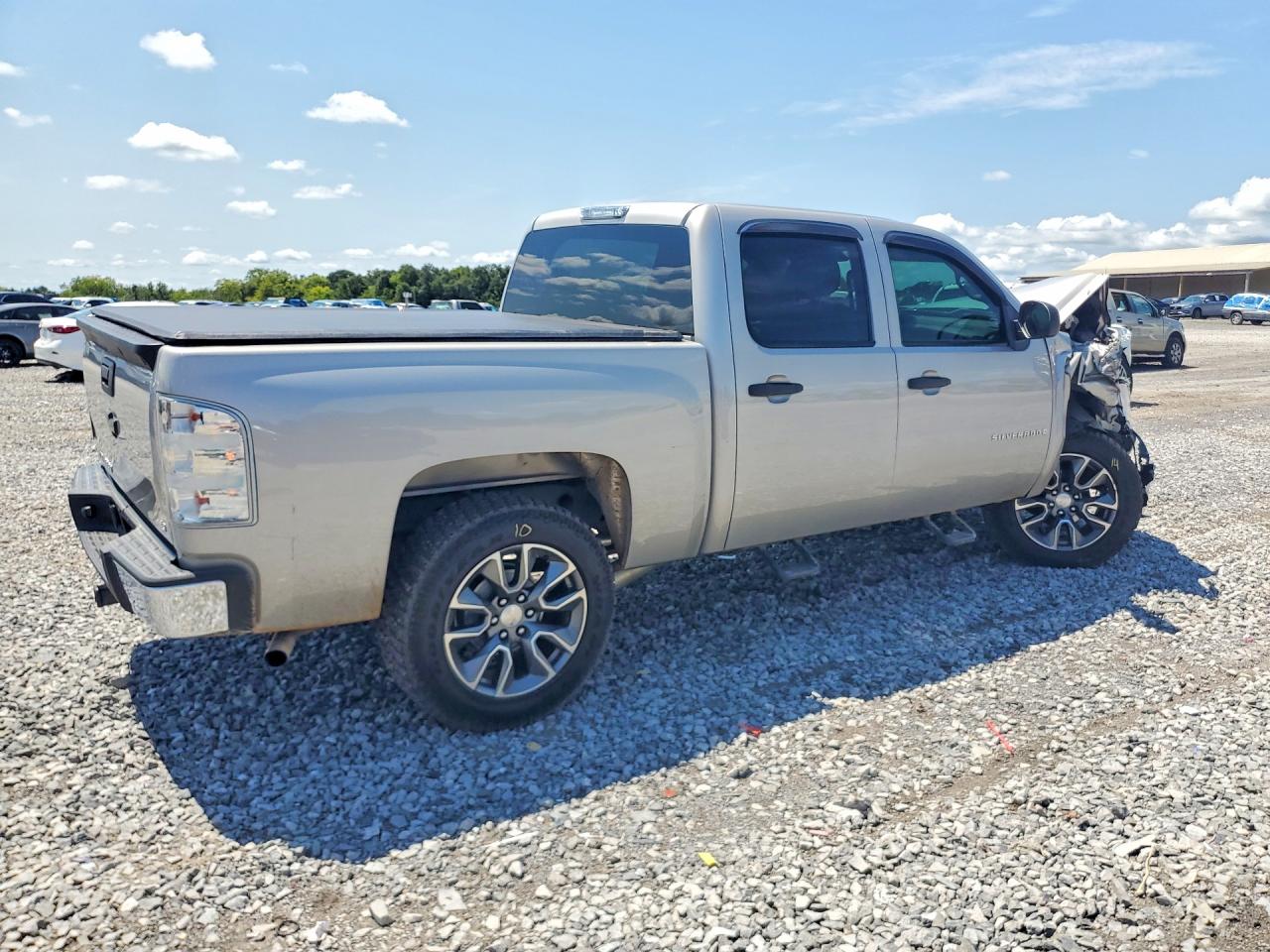 2008 Chevrolet Silverado C1500 Silver vin: 2GCEC13C681335692
