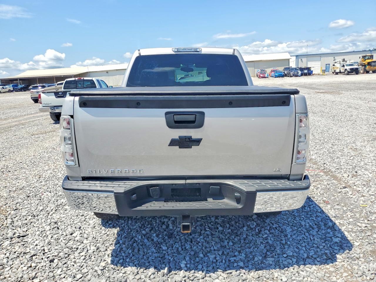 2008 Chevrolet Silverado C1500 Silver vin: 2GCEC13C681335692
