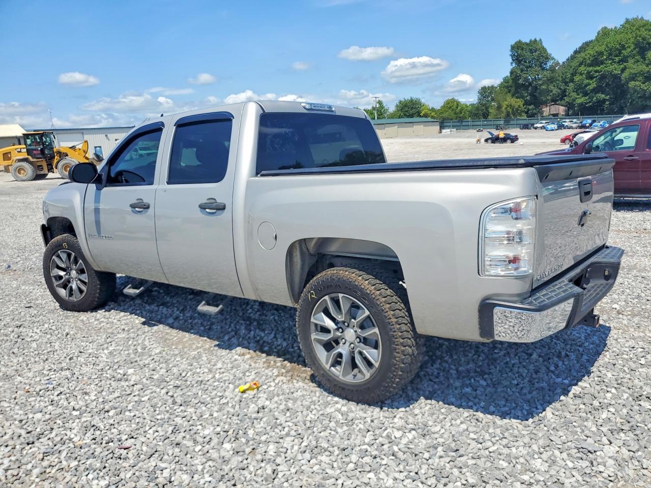 2008 Chevrolet Silverado C1500 Silver vin: 2GCEC13C681335692