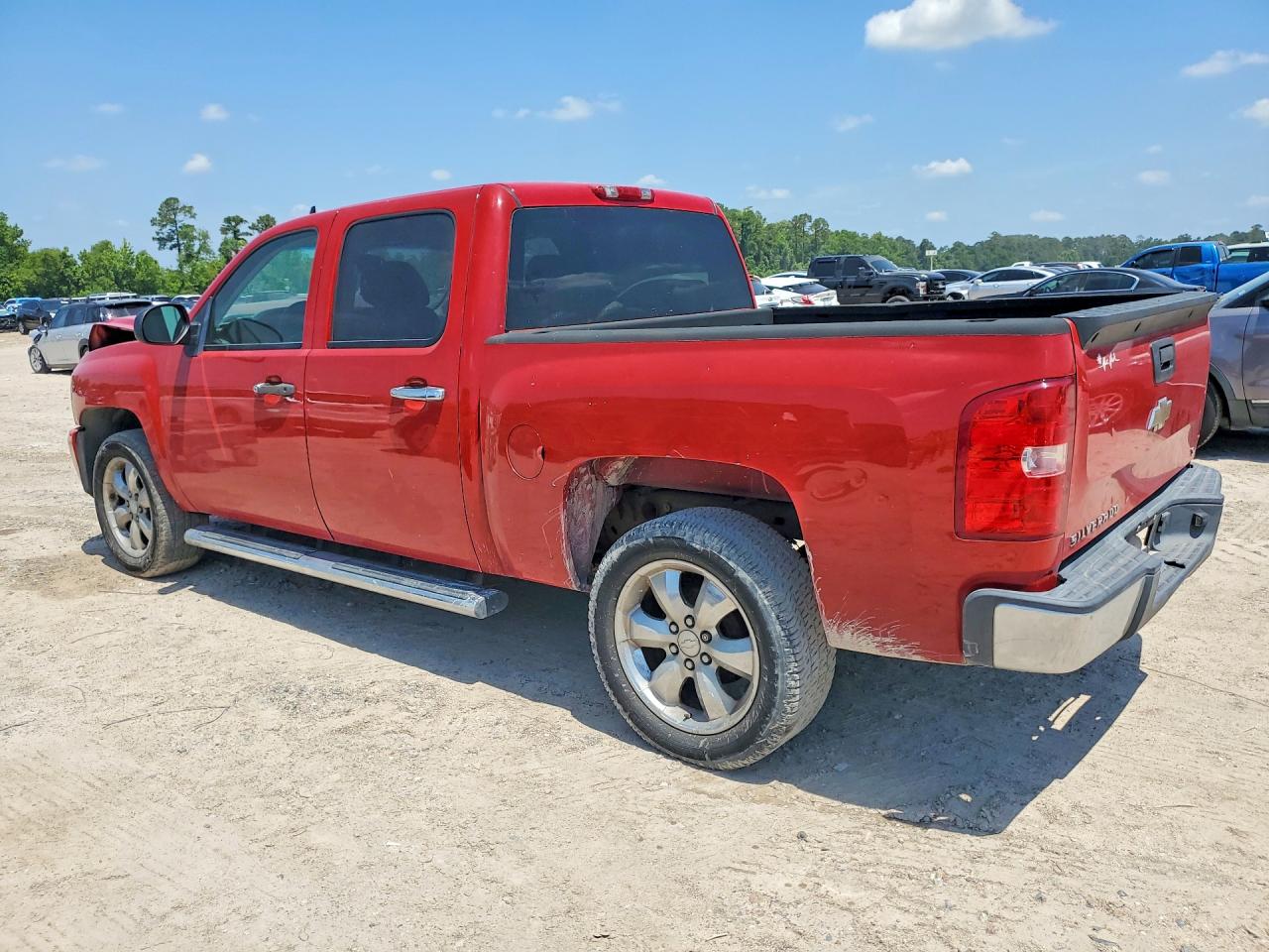 2008 Chevrolet Silverado C1500 Red vin: 2GCEC13C781304158