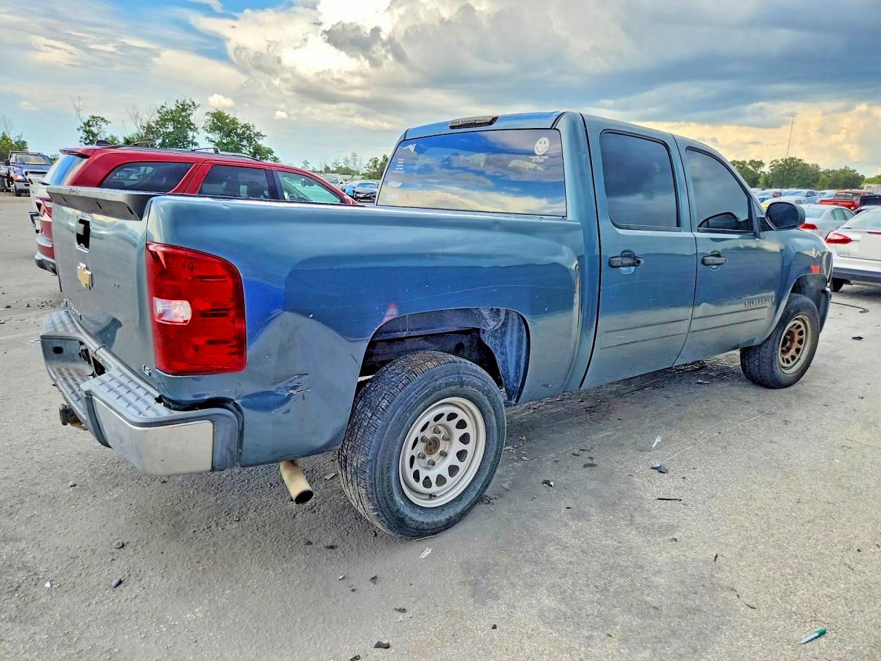 2007 Chevrolet Silverado C1500 Crew Cab Blue vin: 2GCEC13C971717942