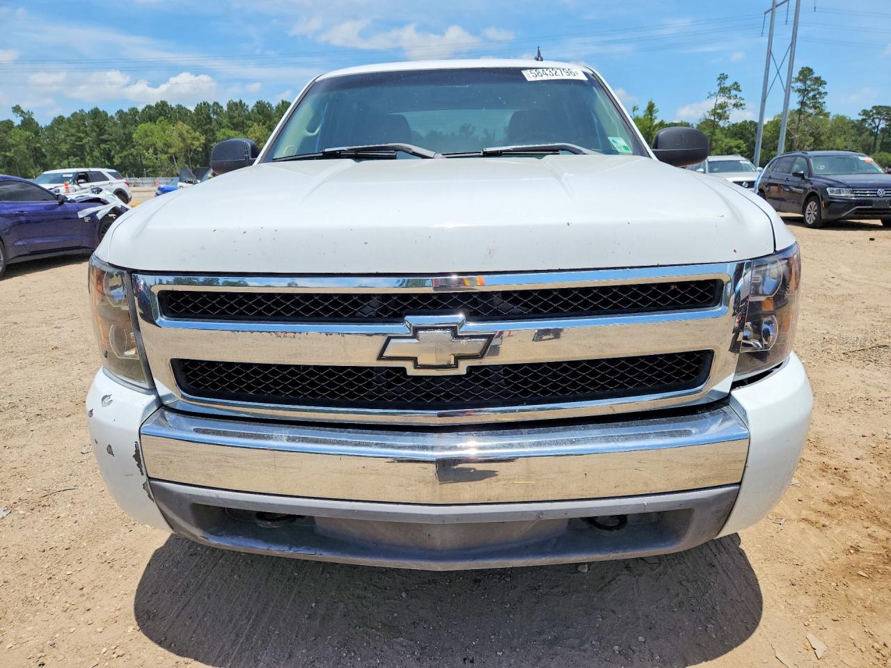 2007 Chevrolet Silverado C1500 Crew Cab White vin: 2GCEC13CX71576377
