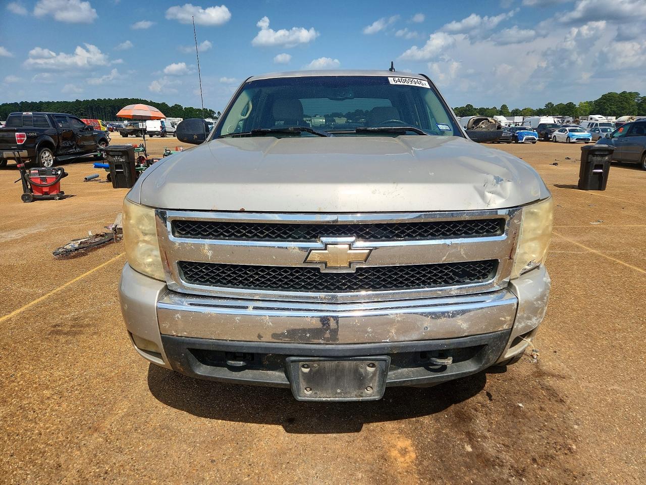 2007 Chevrolet Silverado C1500 Crew Cab Silver vin: 2GCEC13J071504330