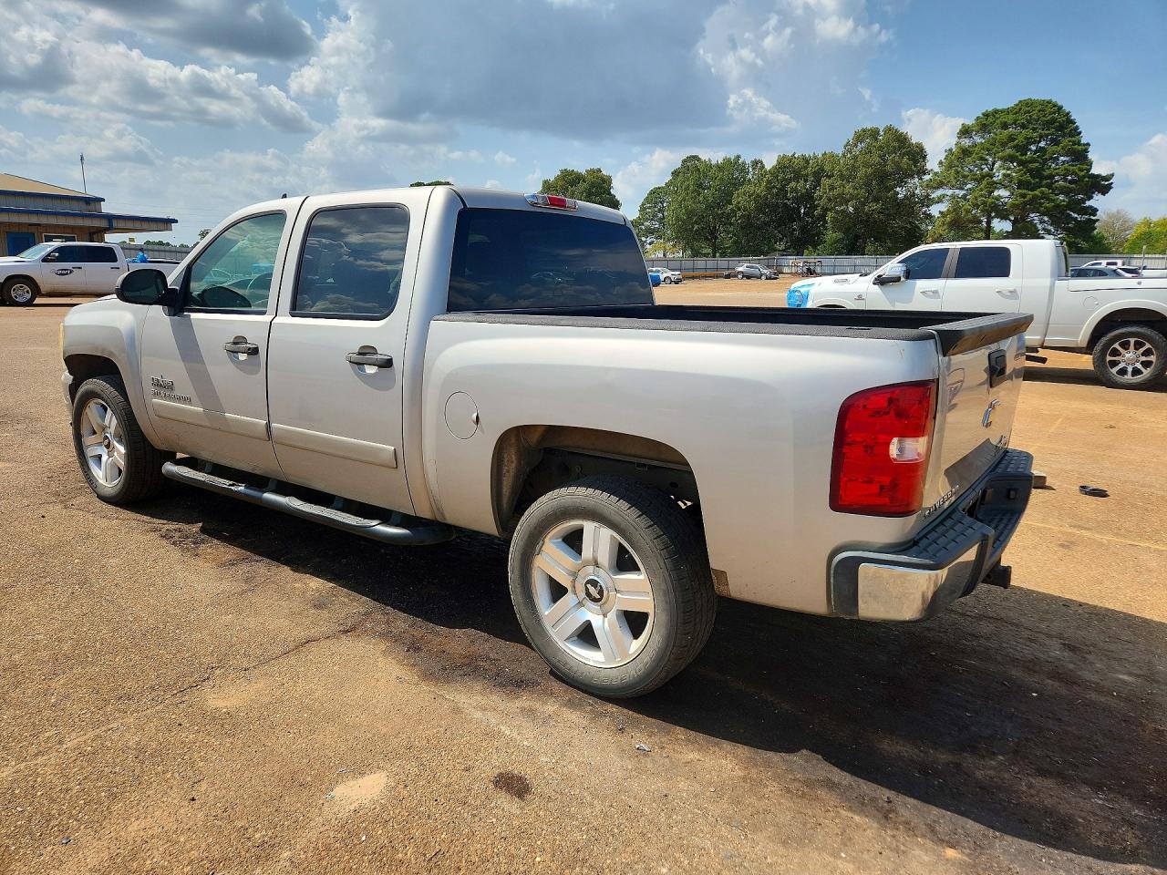 2007 Chevrolet Silverado C1500 Crew Cab Silver vin: 2GCEC13J071504330