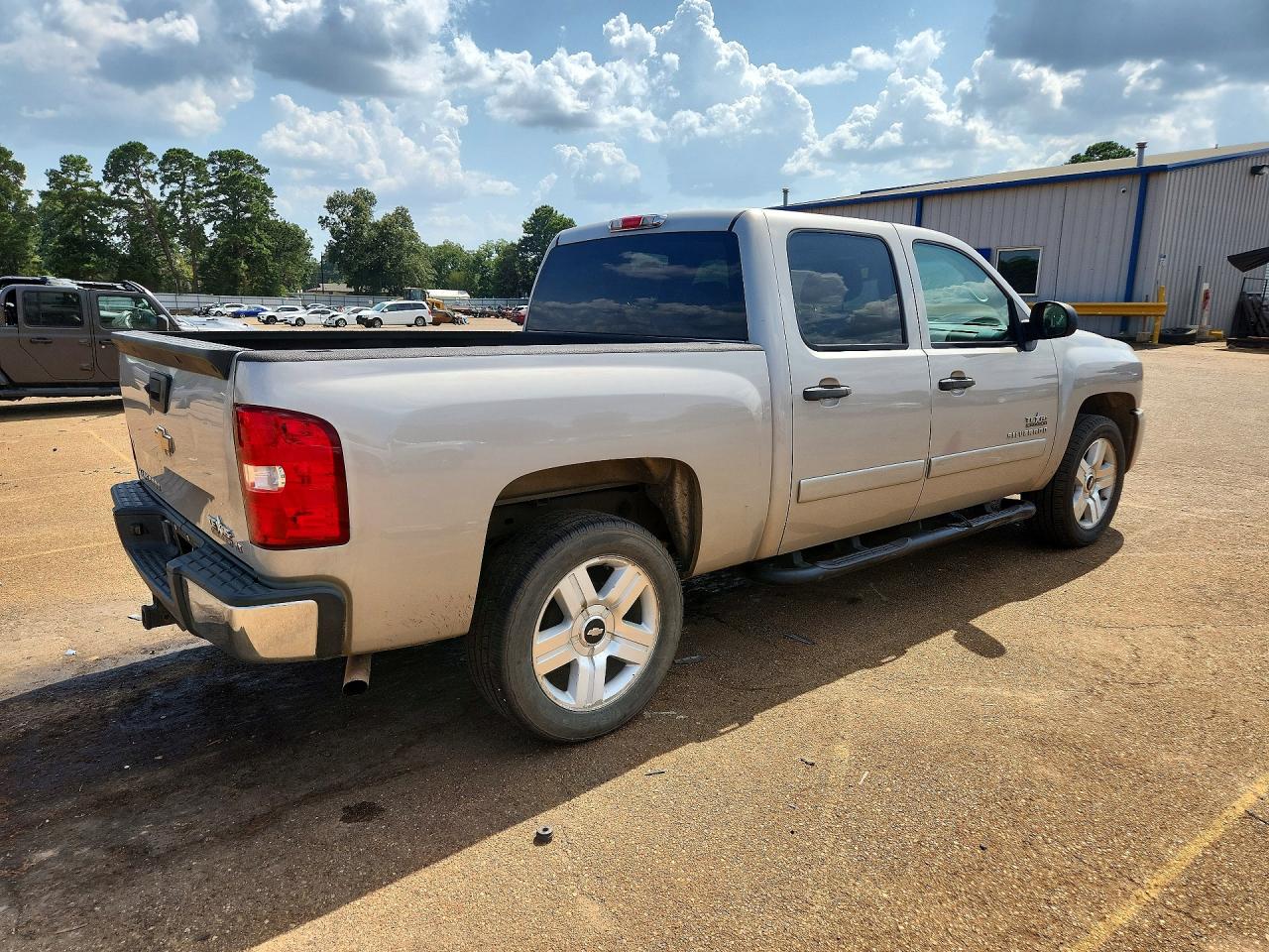 2007 Chevrolet Silverado C1500 Crew Cab Silver vin: 2GCEC13J071504330