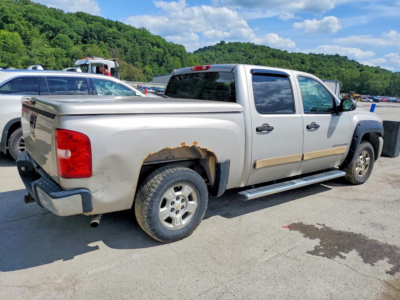 2007 Chevrolet Silverado C1500 Crew Cab Gray vin: 2GCEC13J071530328
