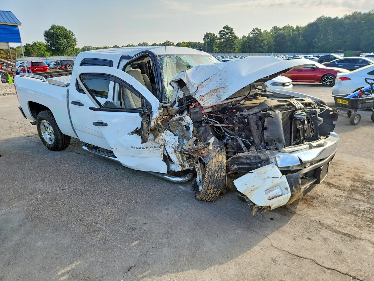 2008 Chevrolet Silverado C1500 White vin: 2GCEC13J481204467