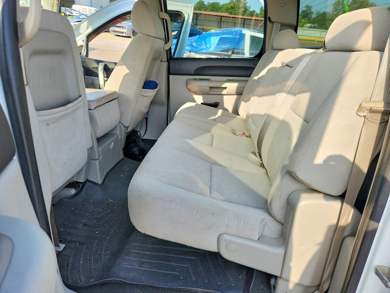 2008 Chevrolet Silverado C1500 White vin: 2GCEC13J481204467