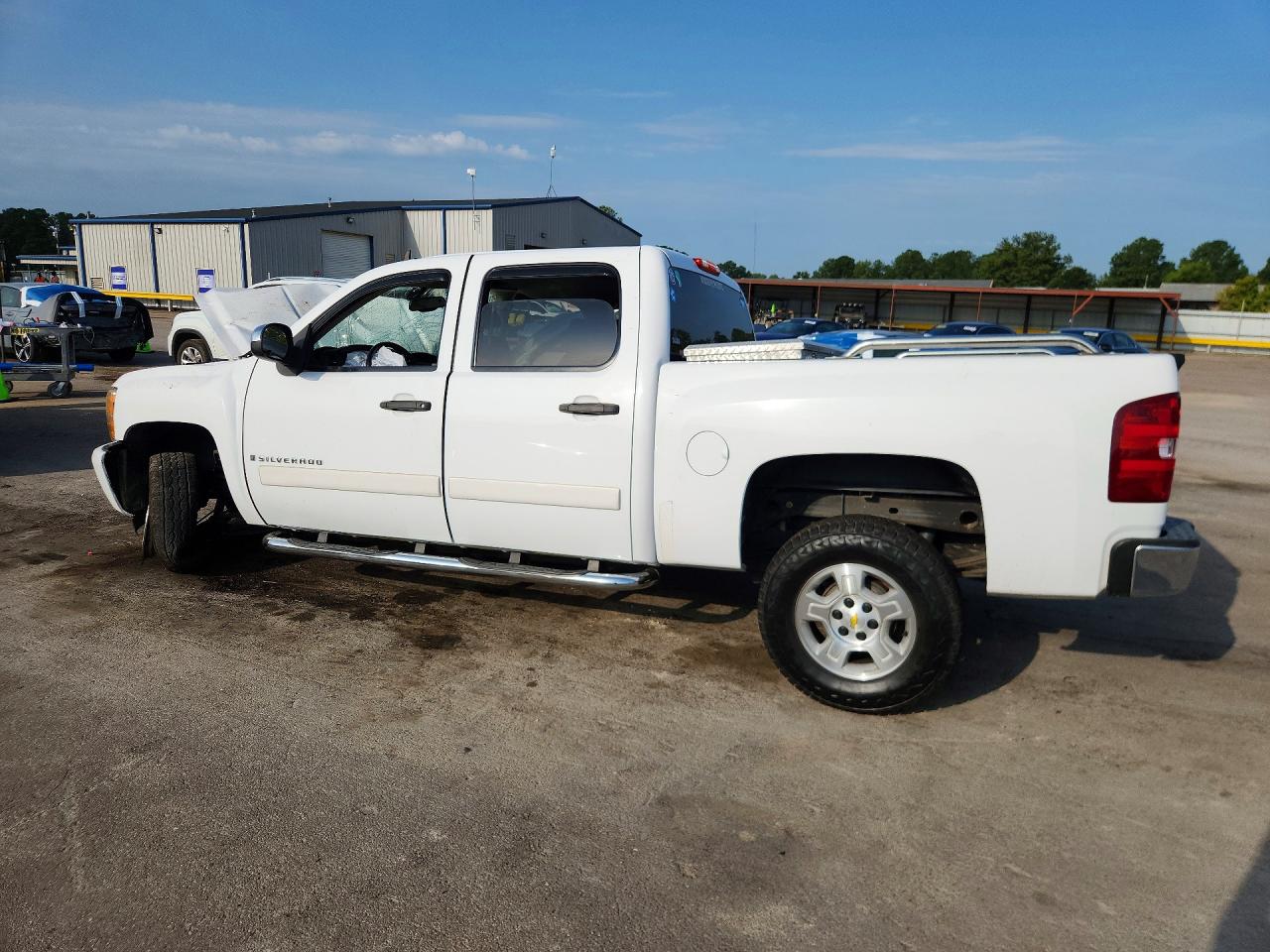 2008 Chevrolet Silverado C1500 White vin: 2GCEC13J481204467