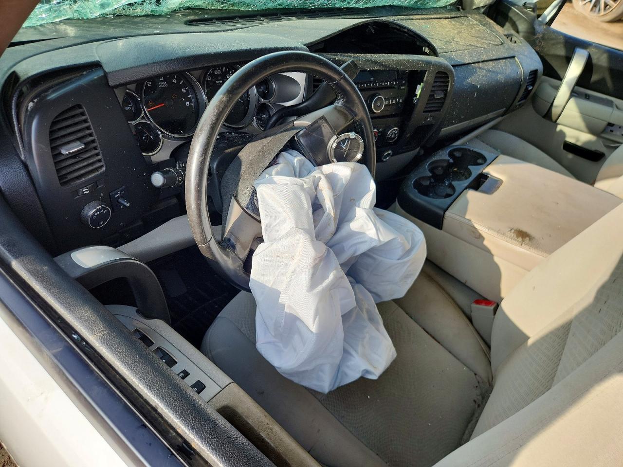 2008 Chevrolet Silverado C1500 White vin: 2GCEC13J481204467