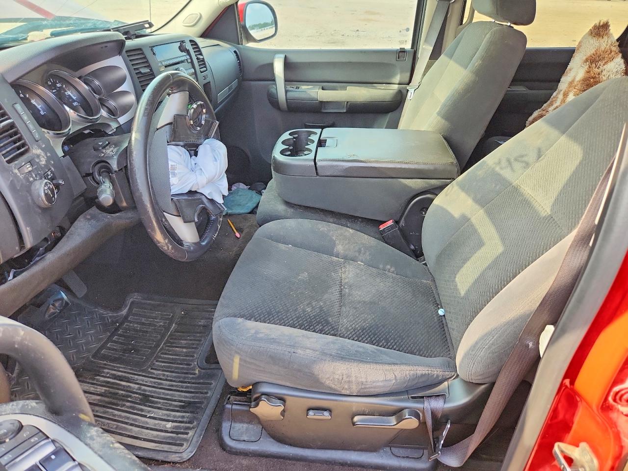 2008 Chevrolet Silverado C1500 Red vin: 2GCEC13J681325887