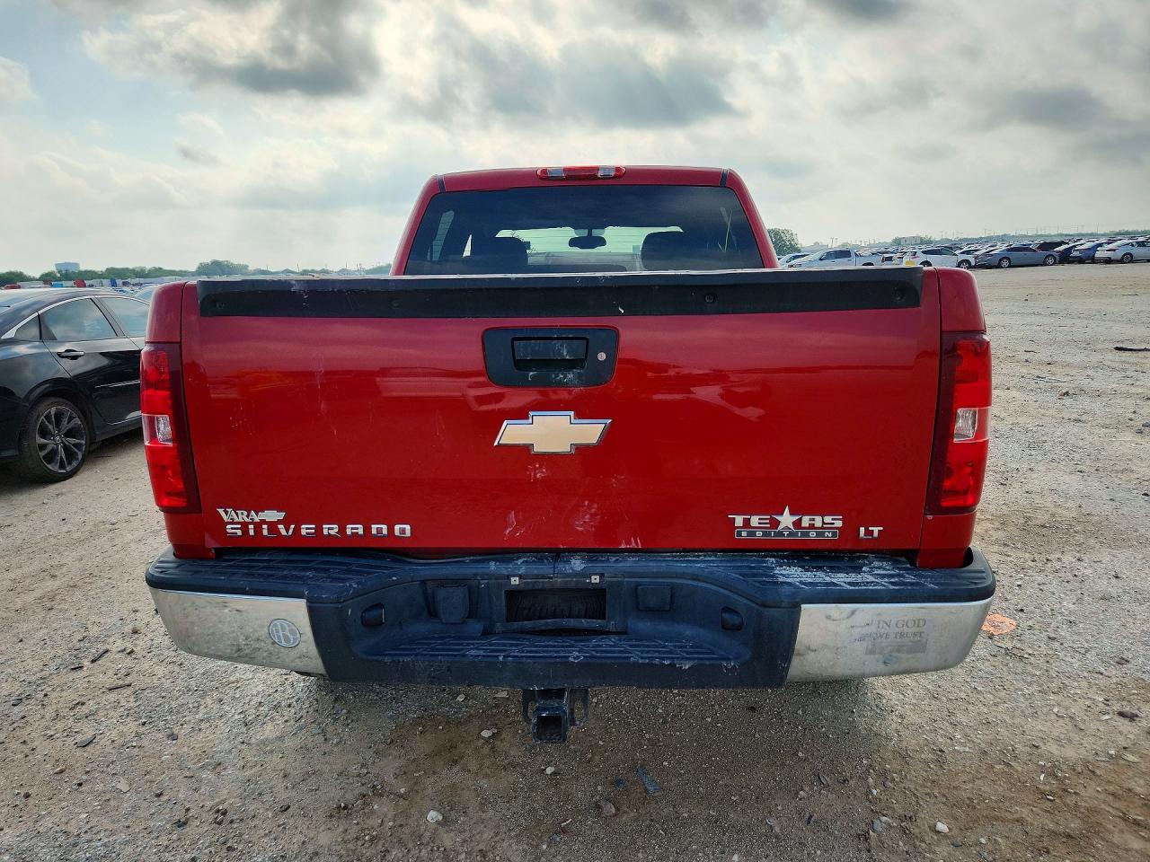 2008 Chevrolet Silverado C1500 Red vin: 2GCEC13J681325887