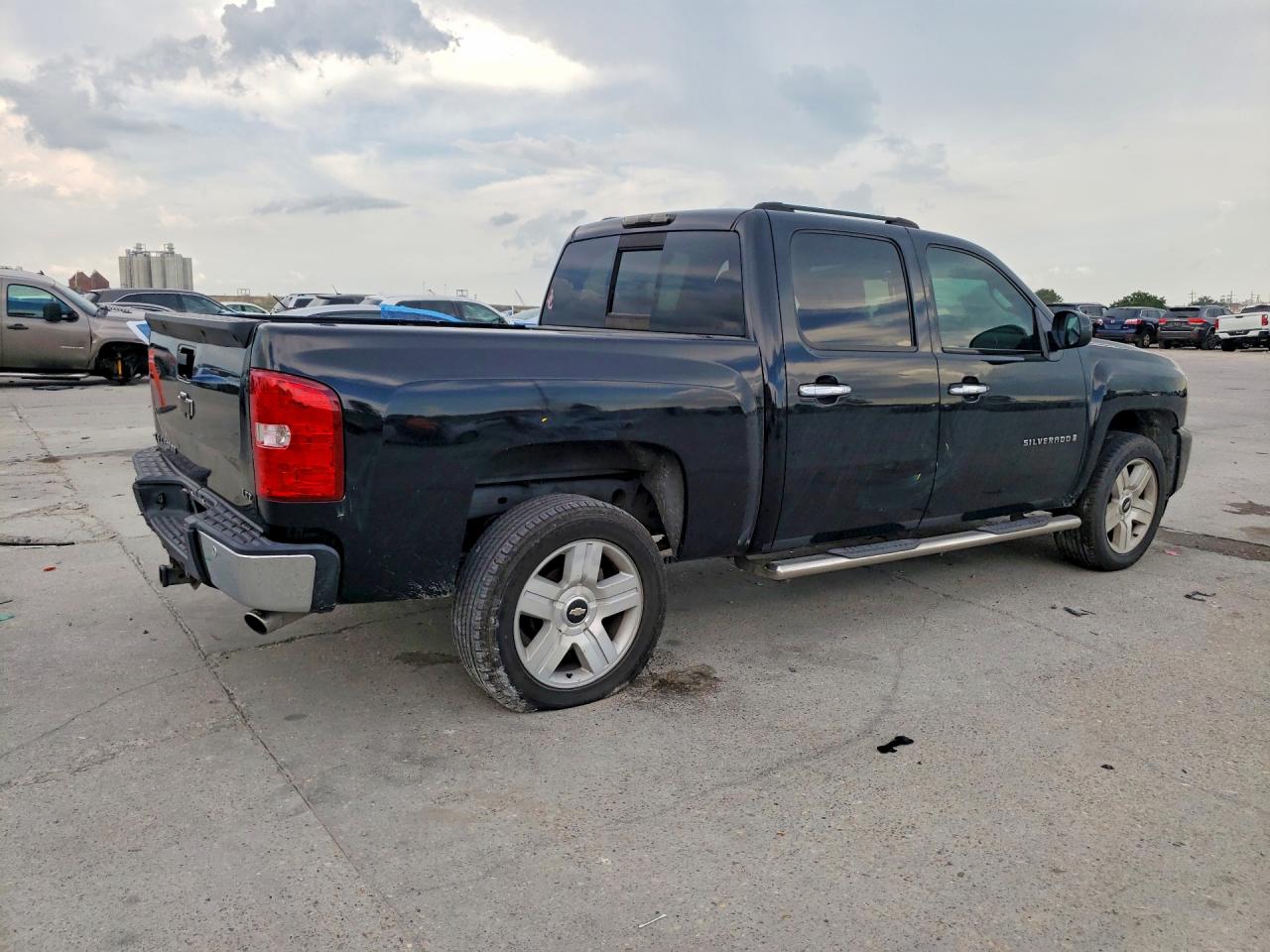 2007 Chevrolet Silverado C1500 Crew Cab Black vin: 2GCEC13JX71534516