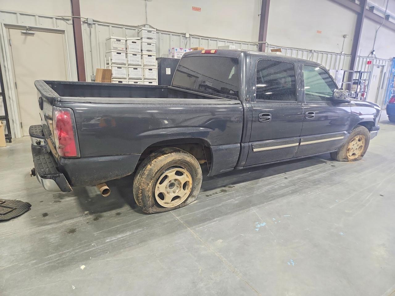 2004 Chevrolet Silverado C1500 Black vin: 2GCEC13T041411451