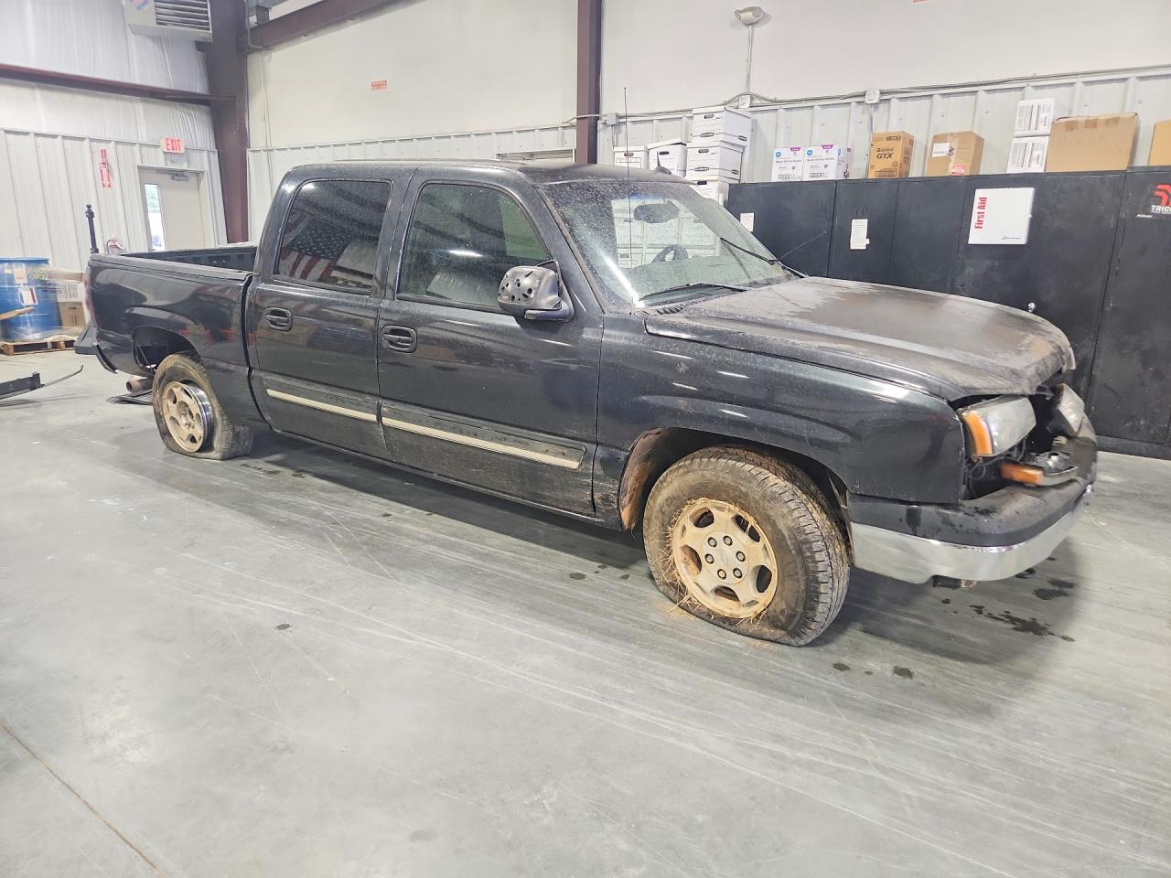 2004 Chevrolet Silverado C1500 Black vin: 2GCEC13T041411451
