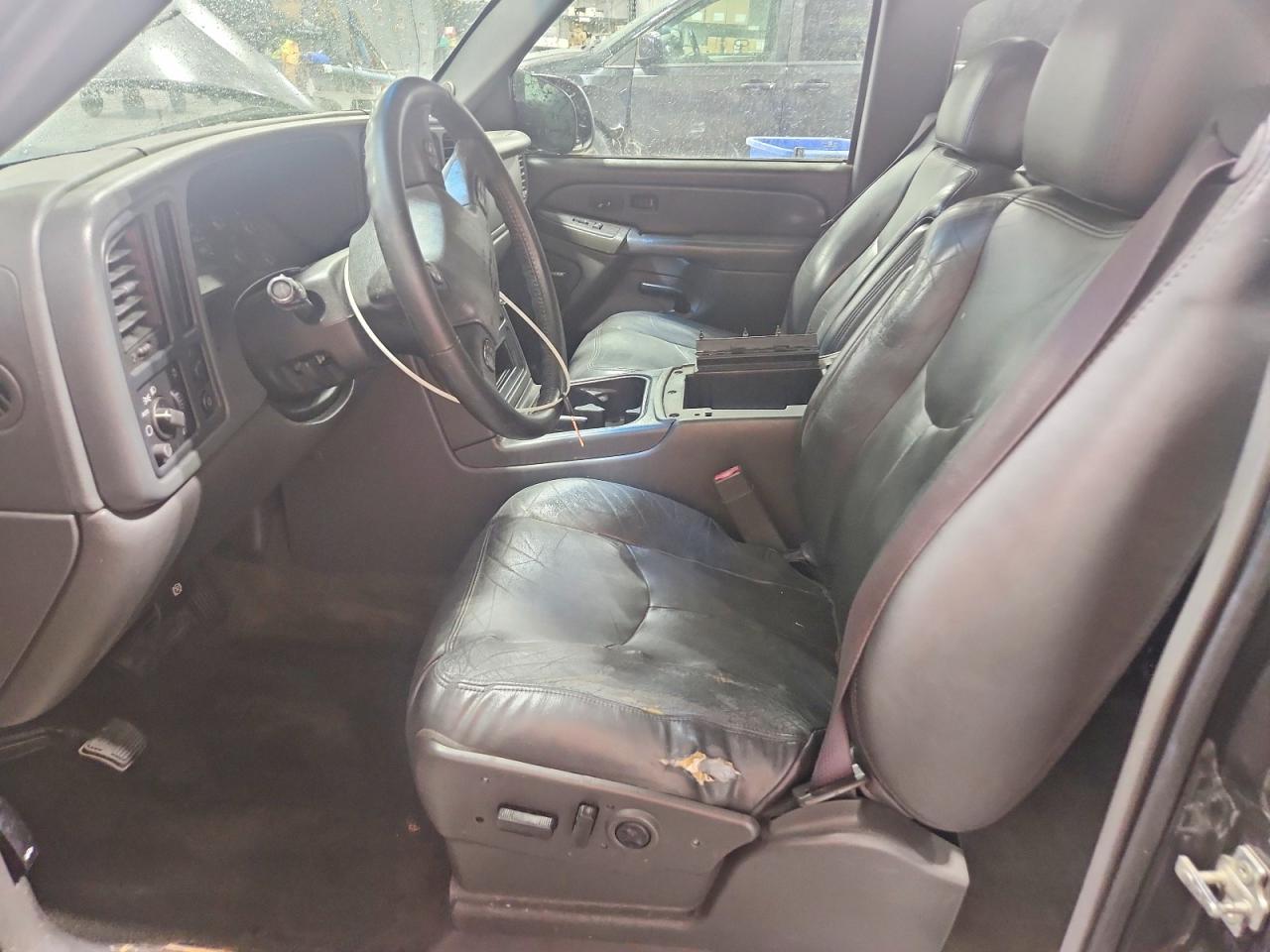 2004 Chevrolet Silverado C1500 Black vin: 2GCEC13T041411451